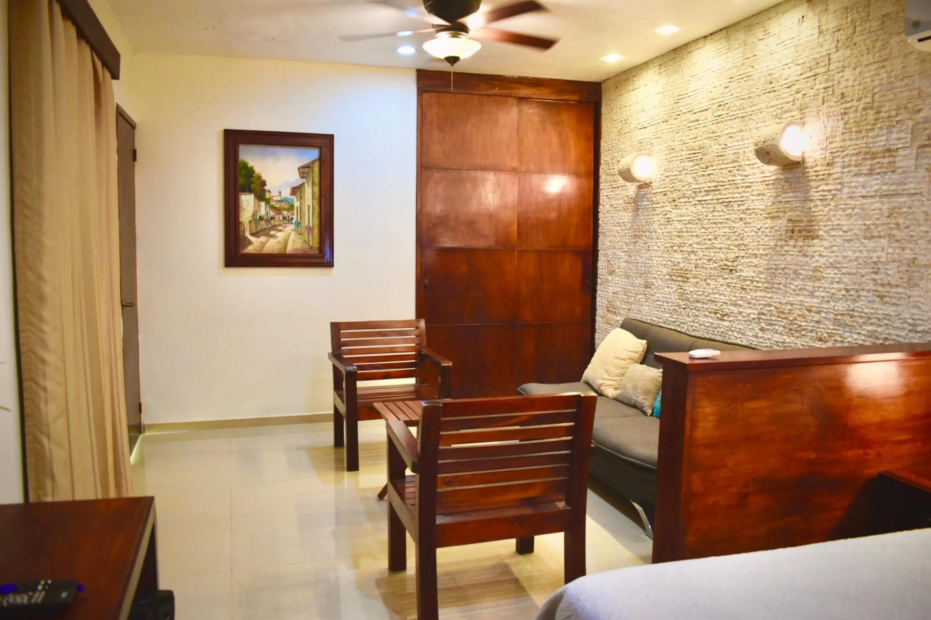 Living room, Bed in El Zaguán Colonial by GuruHotel