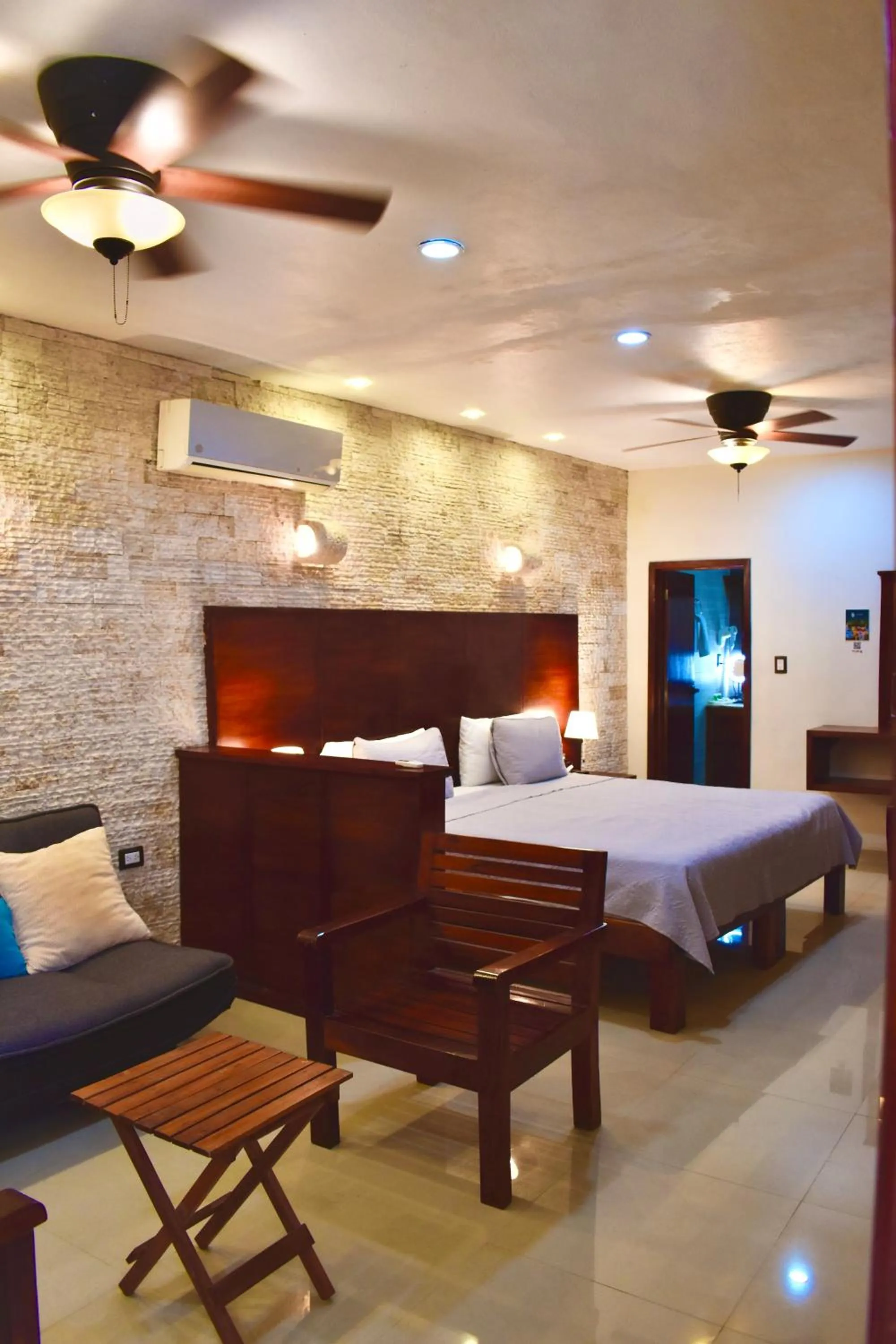 Bed in El Zaguán Colonial by GuruHotel