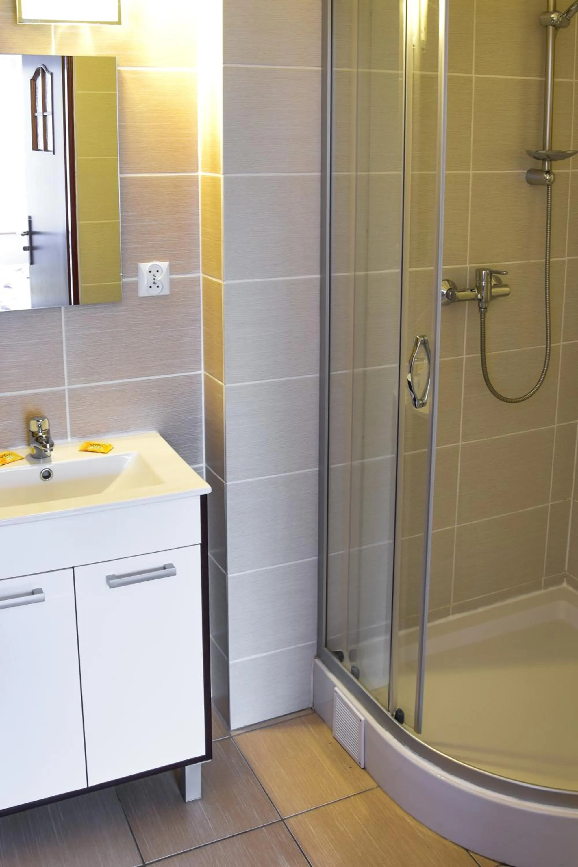 Shower in B&B Villa Varmia