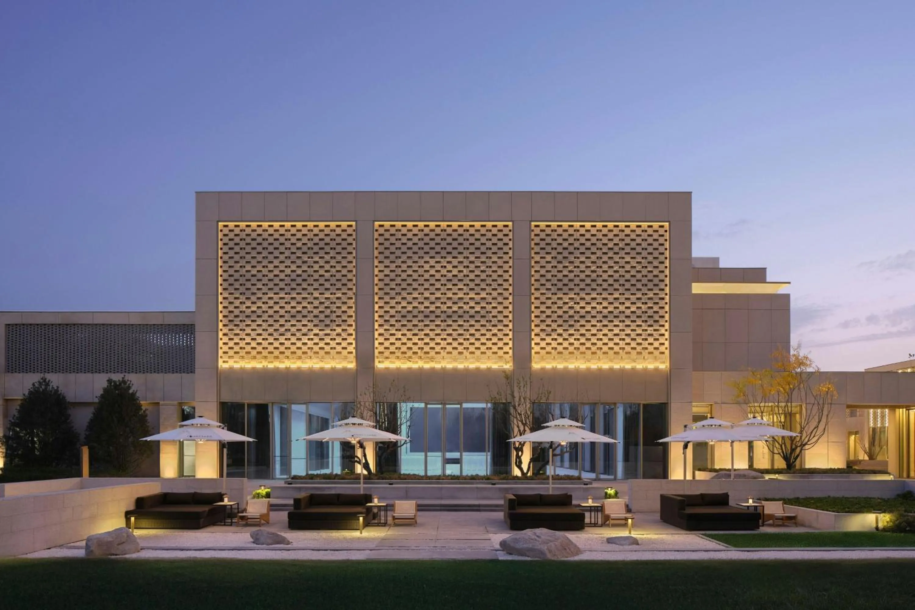 View (from property/room) in 库尔勒绿发万怡酒店