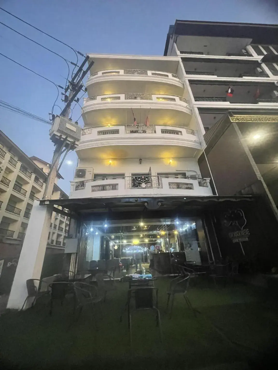 Property building in Lucky city hotel Property building in Lucky city hotel