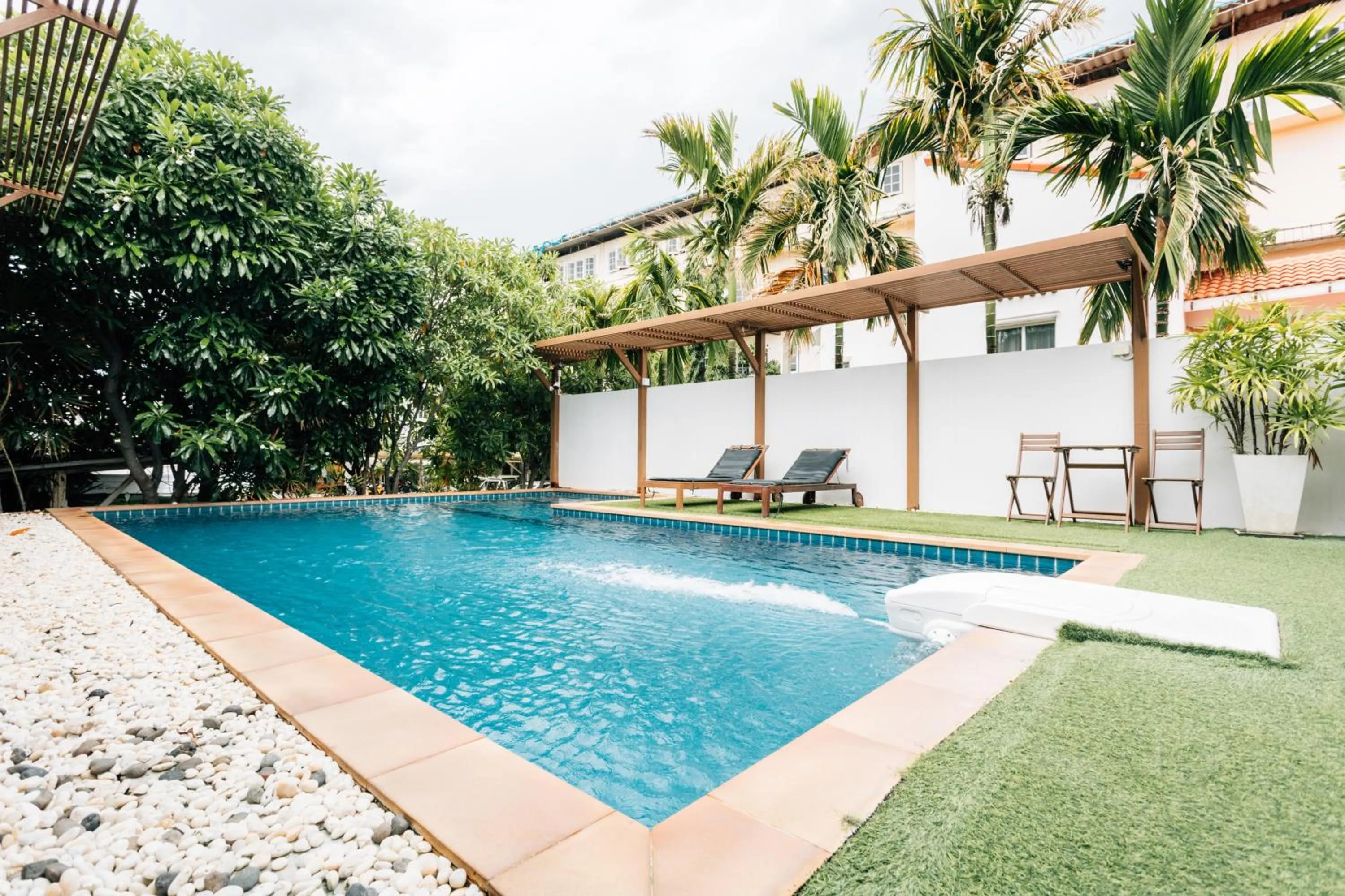 Area and facilities in Talay Hotel and Villa Cha-am