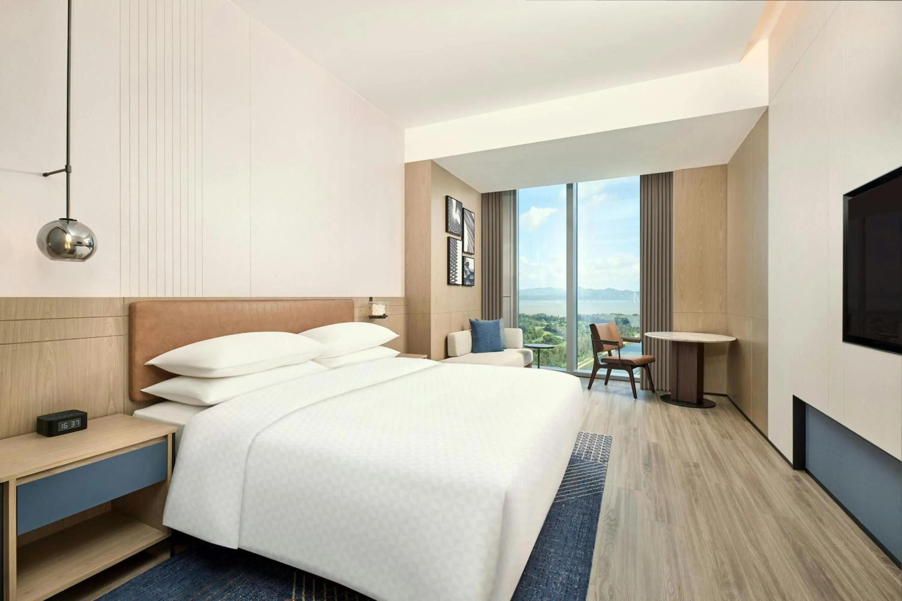 King Room with Bay View in Four Points by Sheraton Shenzhen Bay
