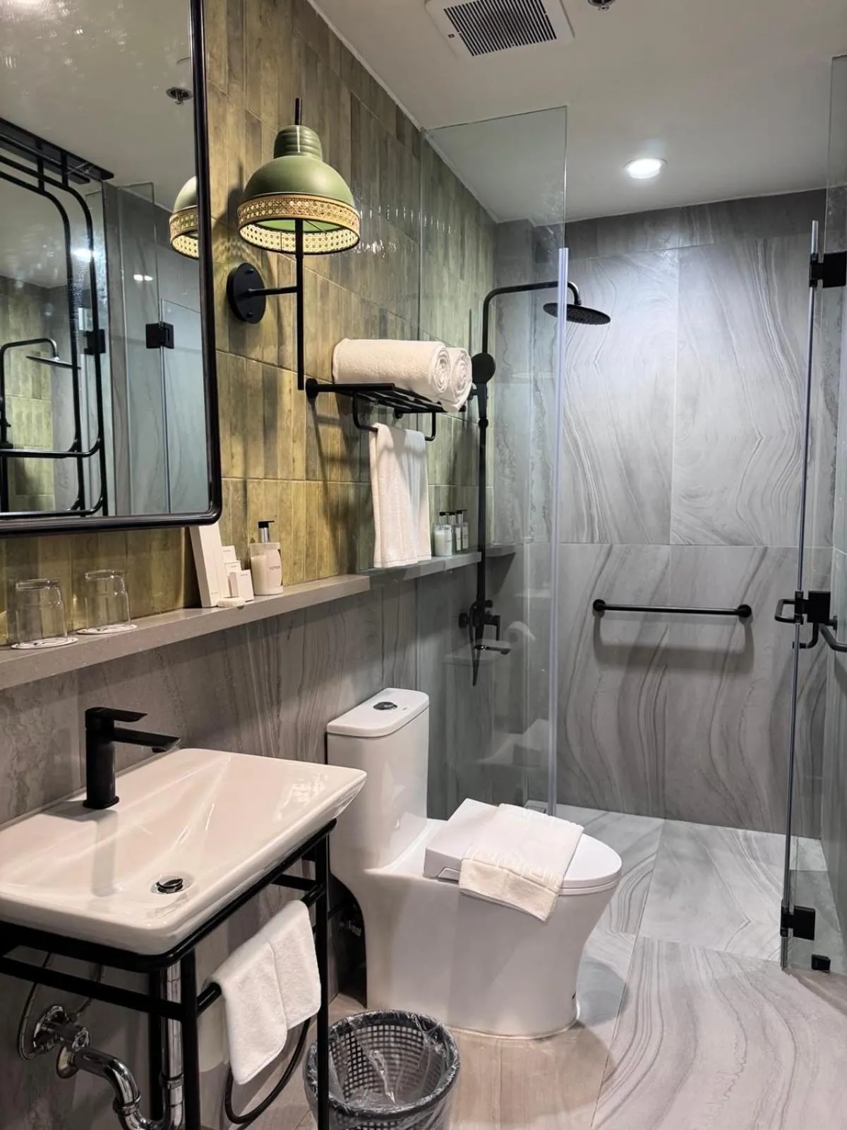 Shower in Stellar Panglao
