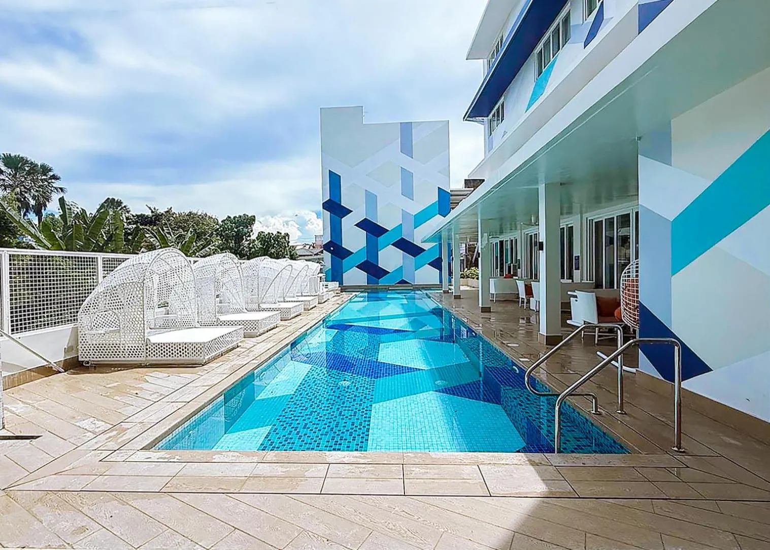 Swimming pool in Stellar Panglao