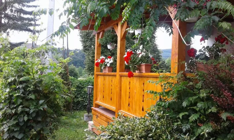 Property building in Felső Fogadó