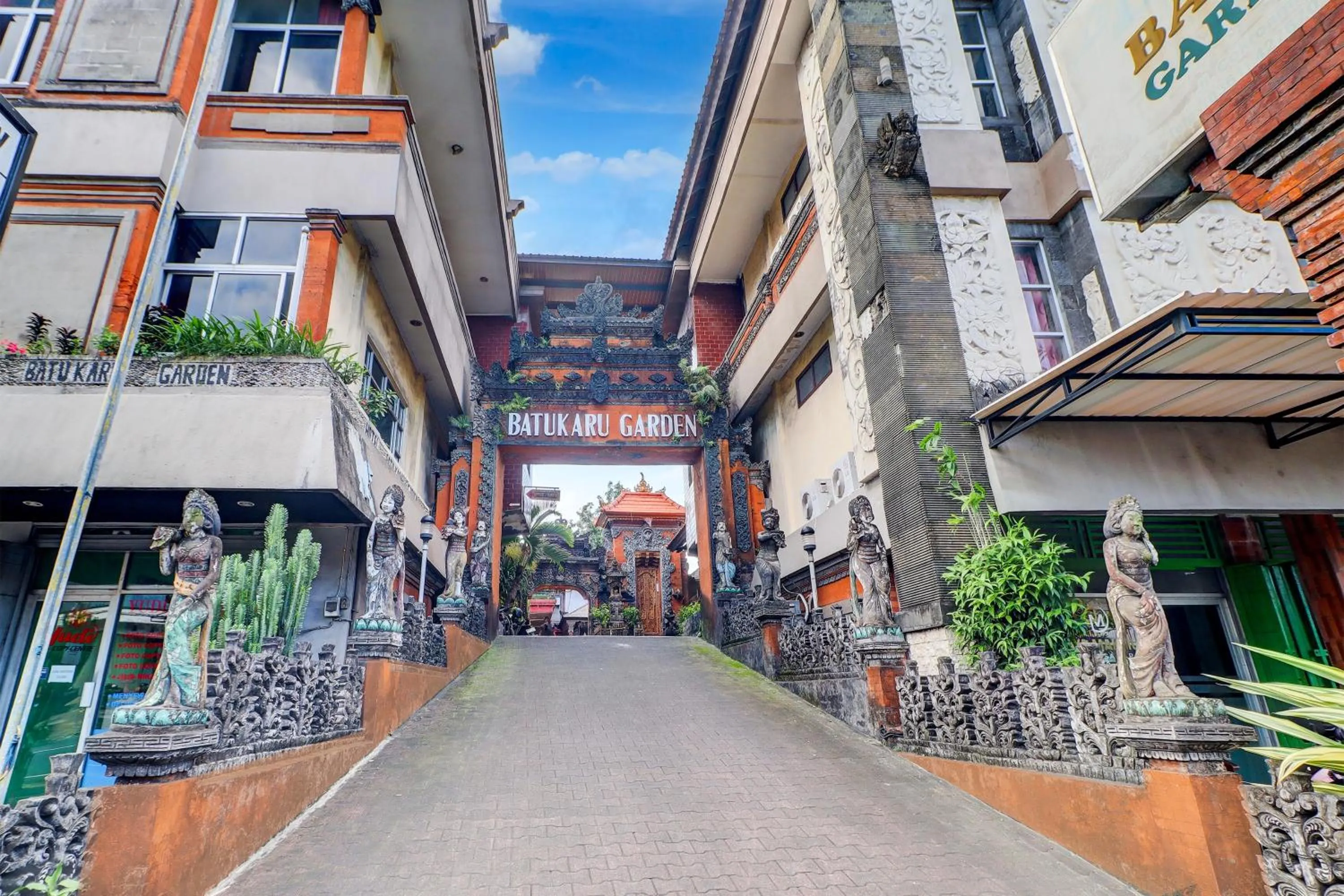 Facade/entrance in Collection O Bali near Terminal Ubung formerly Batukaru Garden Hotel