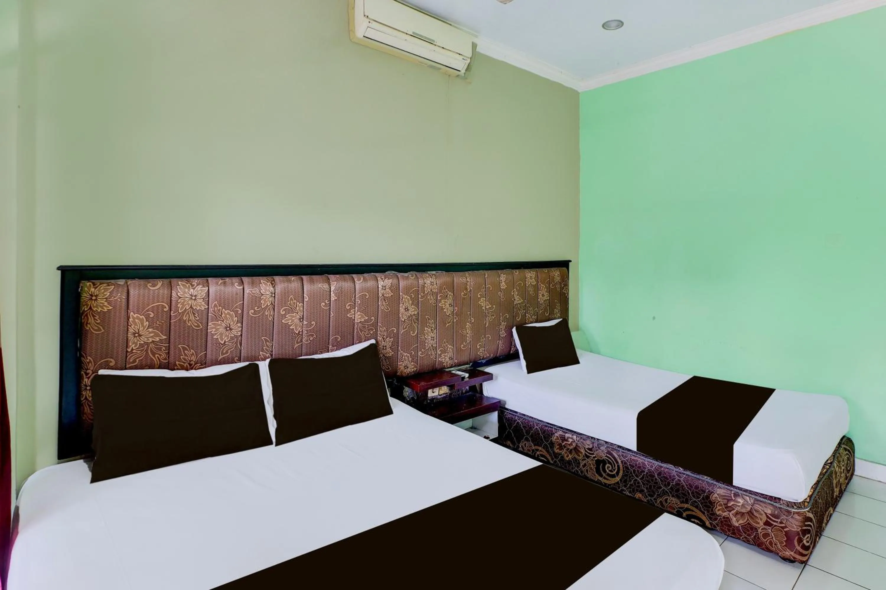 Bedroom, Bed in Collection O Bali near Terminal Ubung formerly Batukaru Garden Hotel