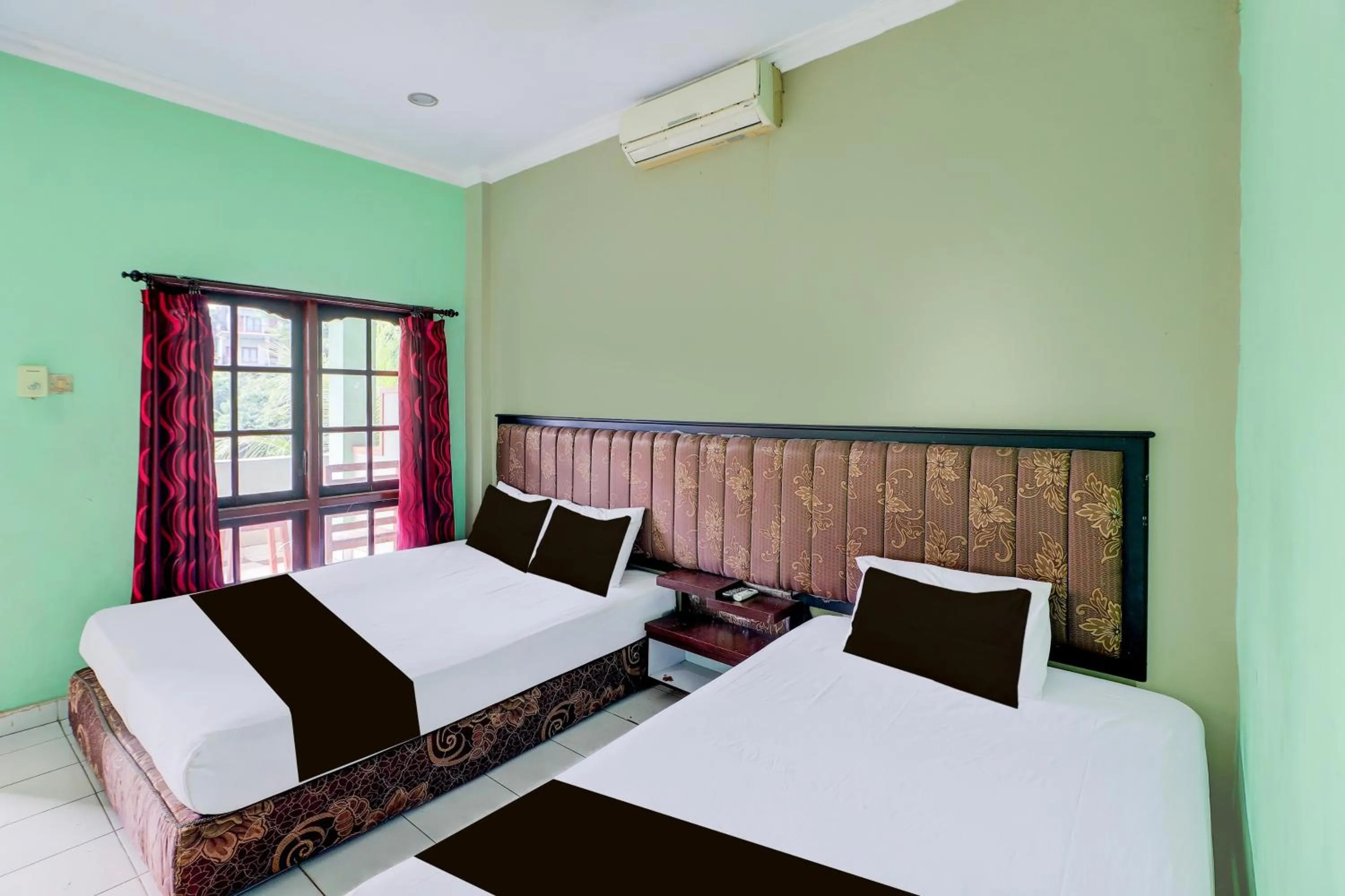 Bedroom, Bed in Collection O Bali near Terminal Ubung formerly Batukaru Garden Hotel