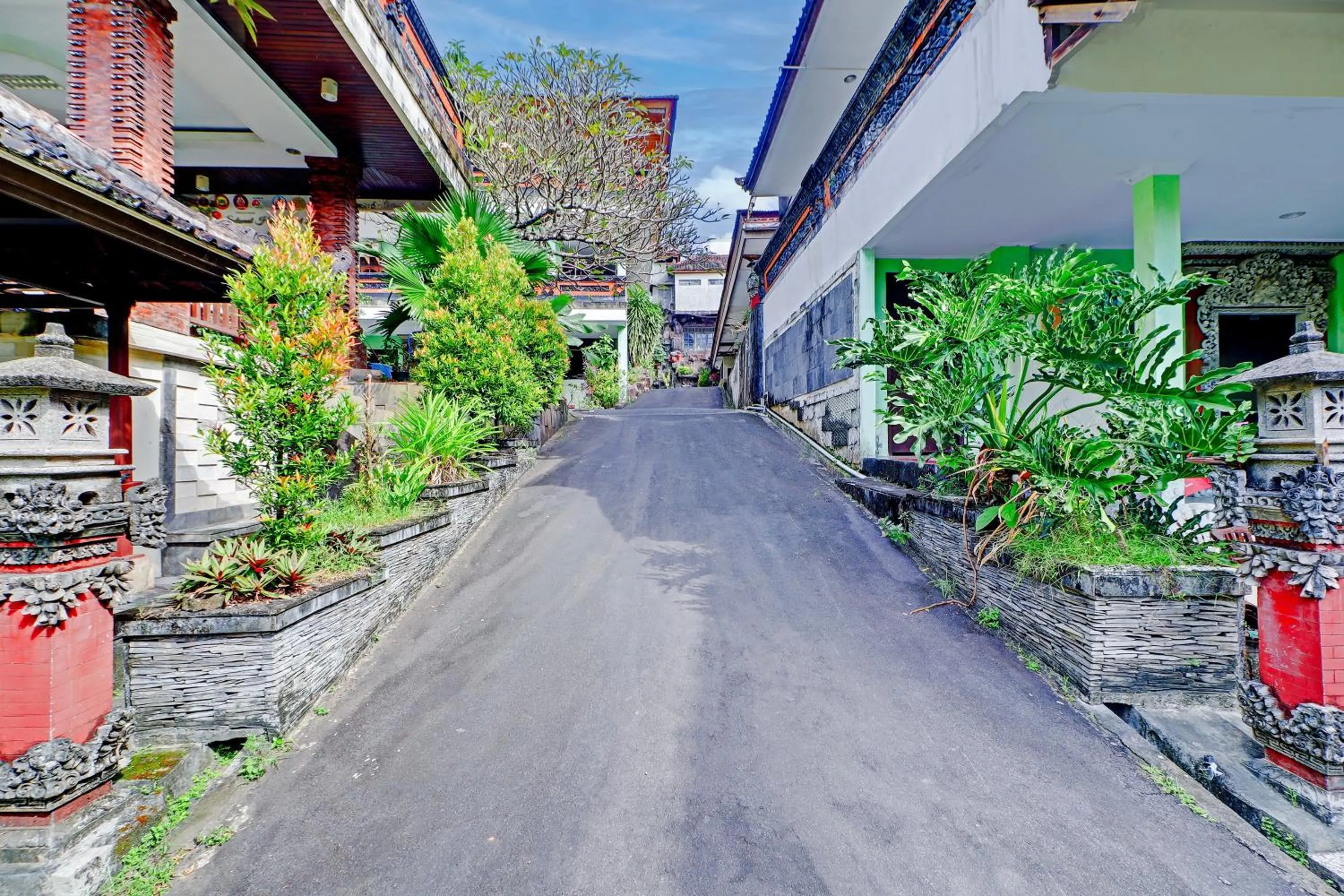 Facade/entrance in Collection O Bali near Terminal Ubung formerly Batukaru Garden Hotel