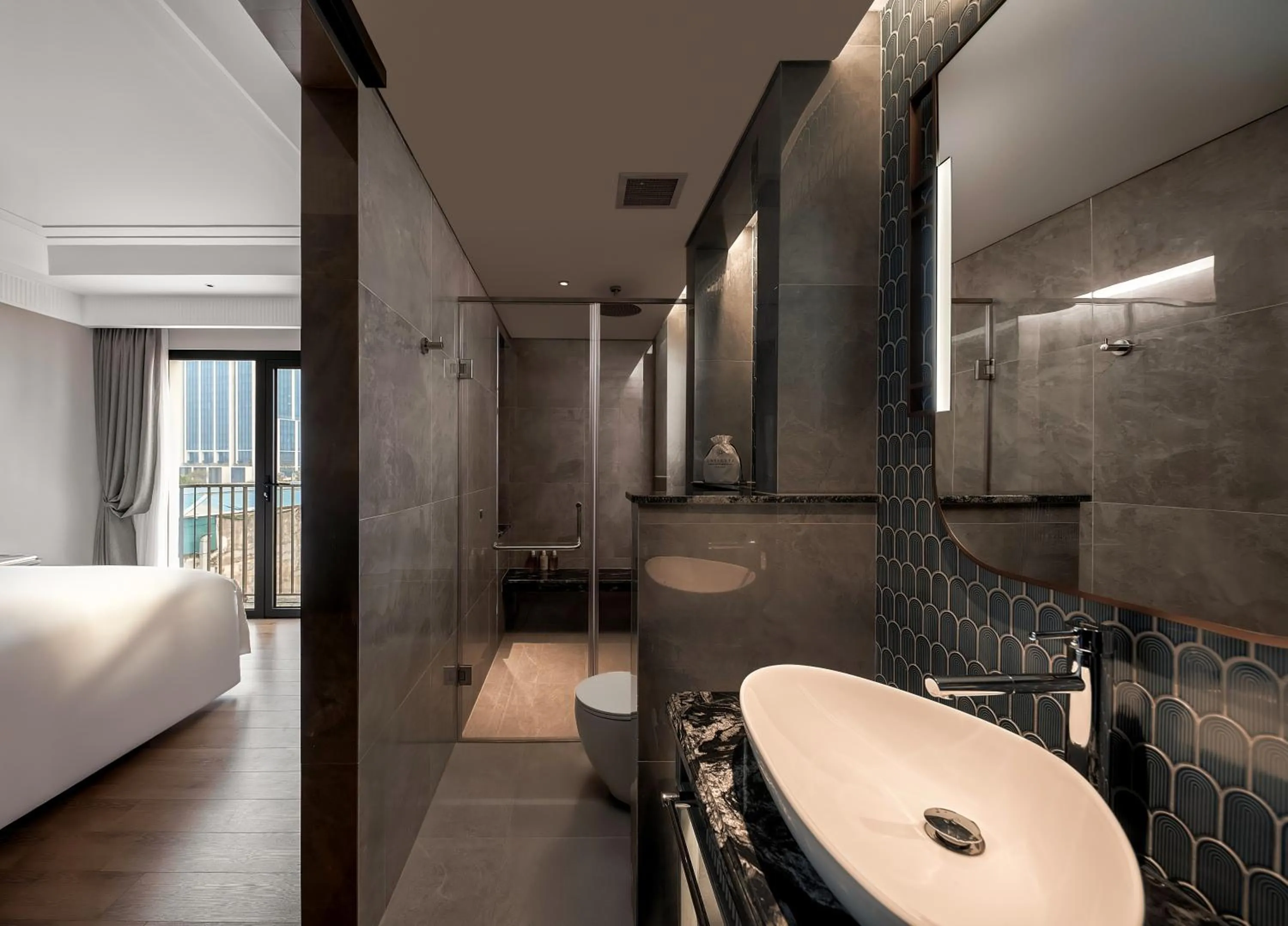 Toilet, Bed in La Siesta Premium Lakeside