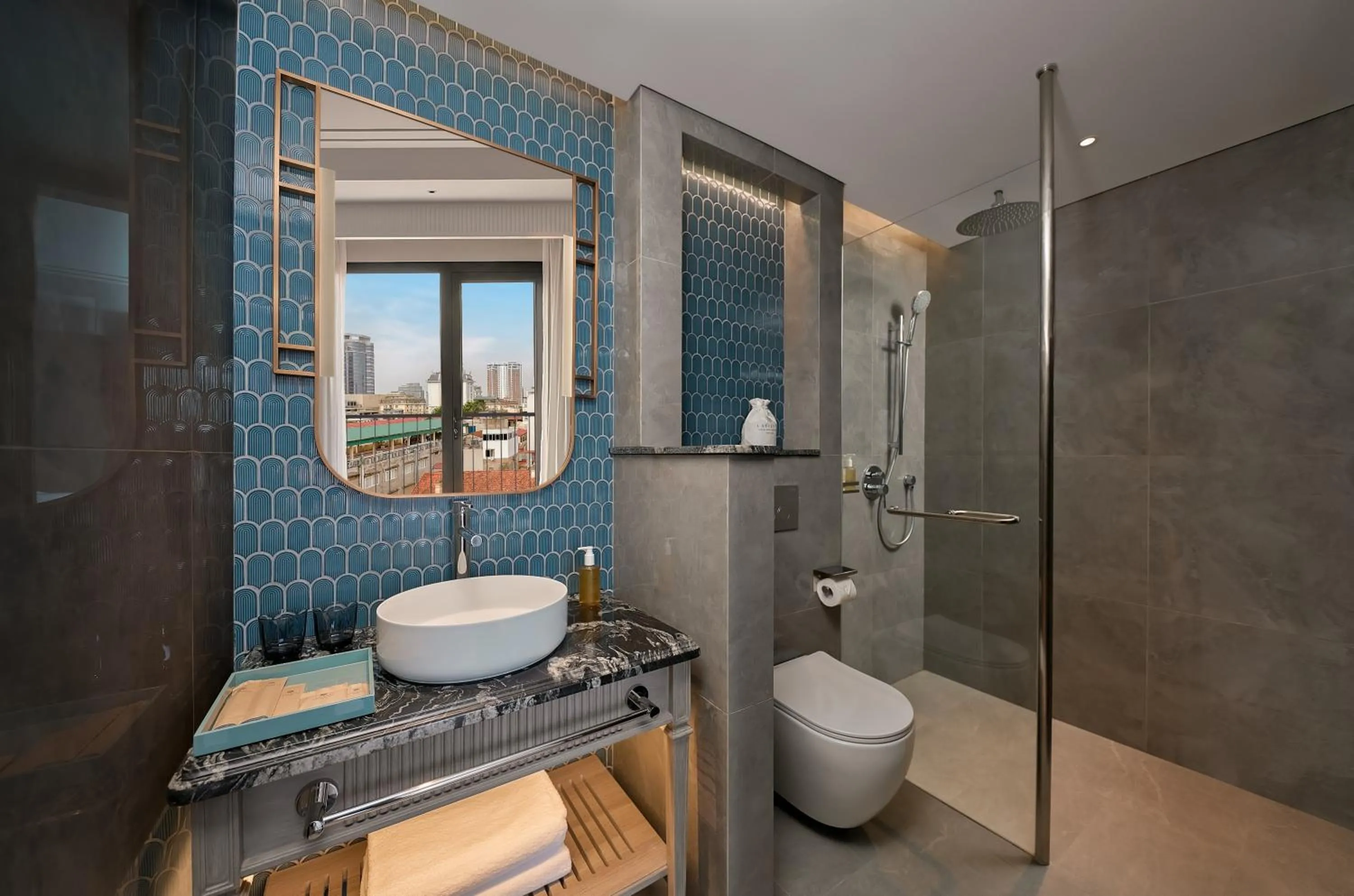 Shower in La Siesta Premium Lakeside