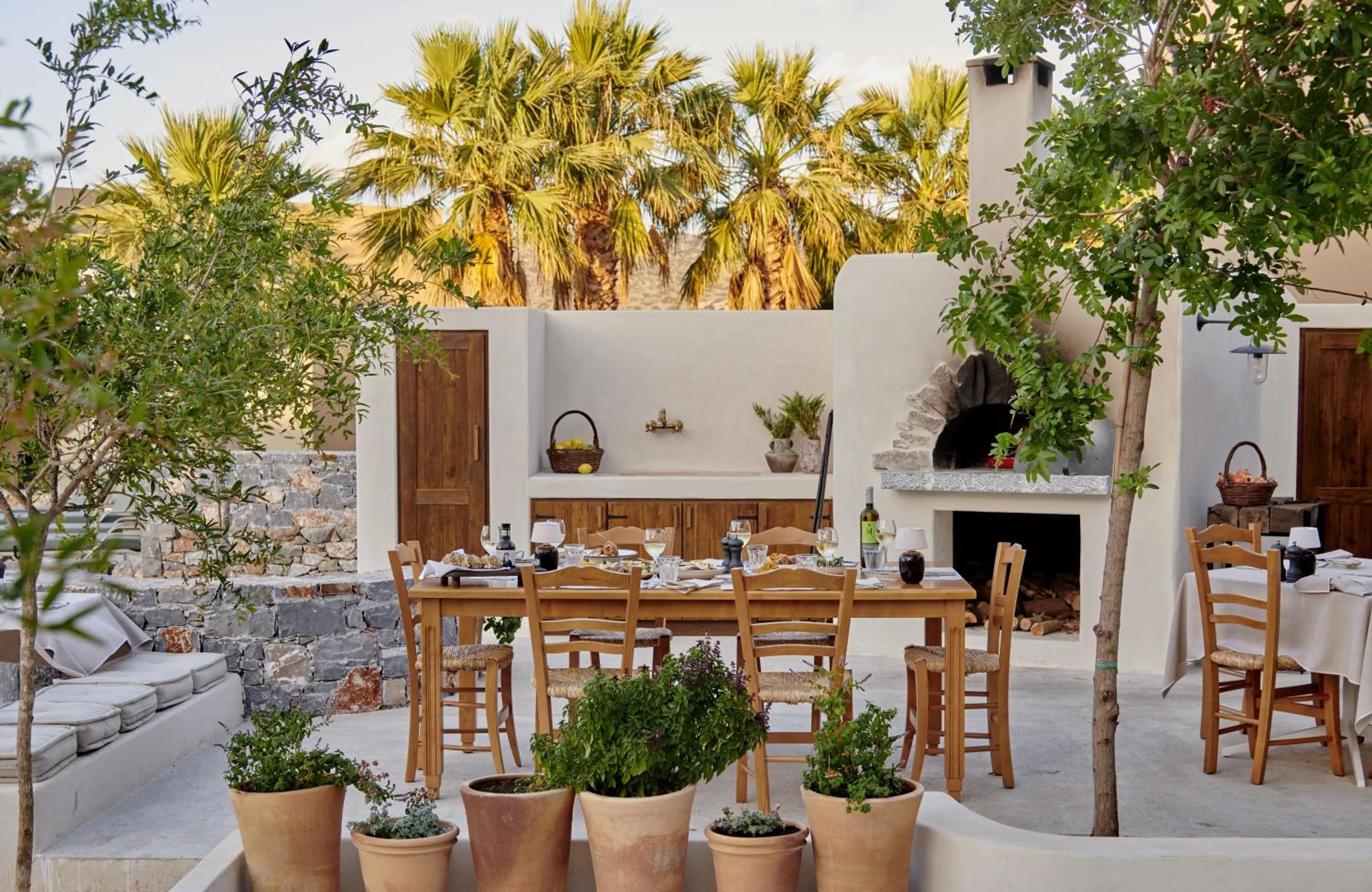 Restaurant/places to eat in Village Heights Resort