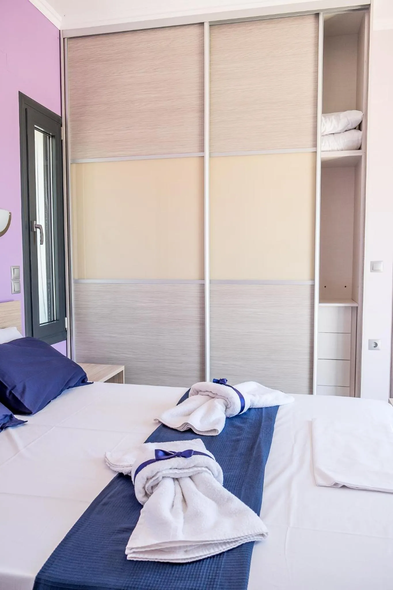 Bed in Golden Sun Villas