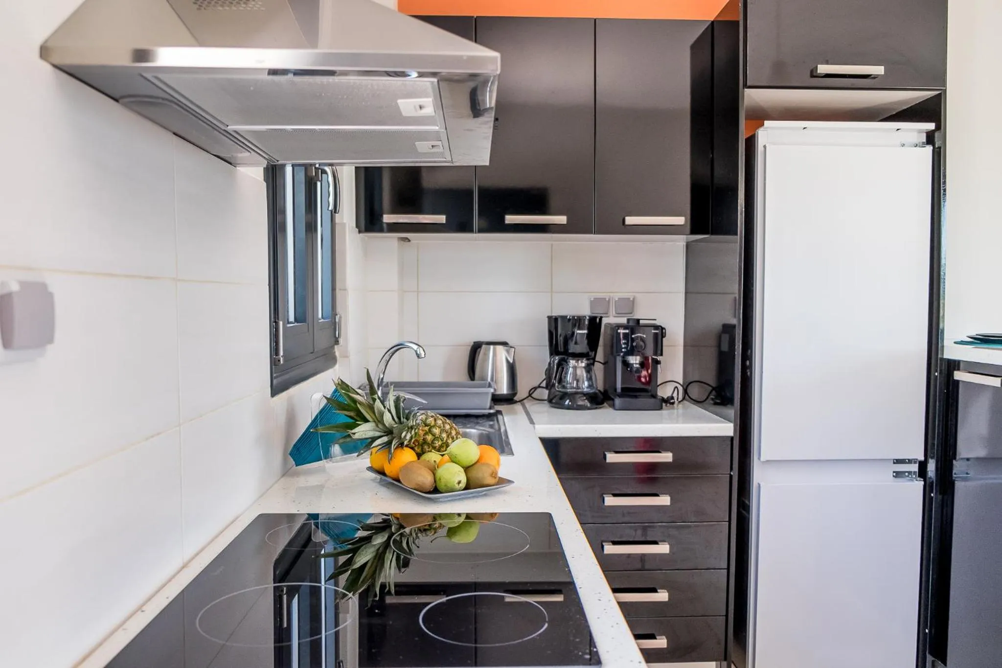 Kitchen or kitchenette in Golden Sun Villas