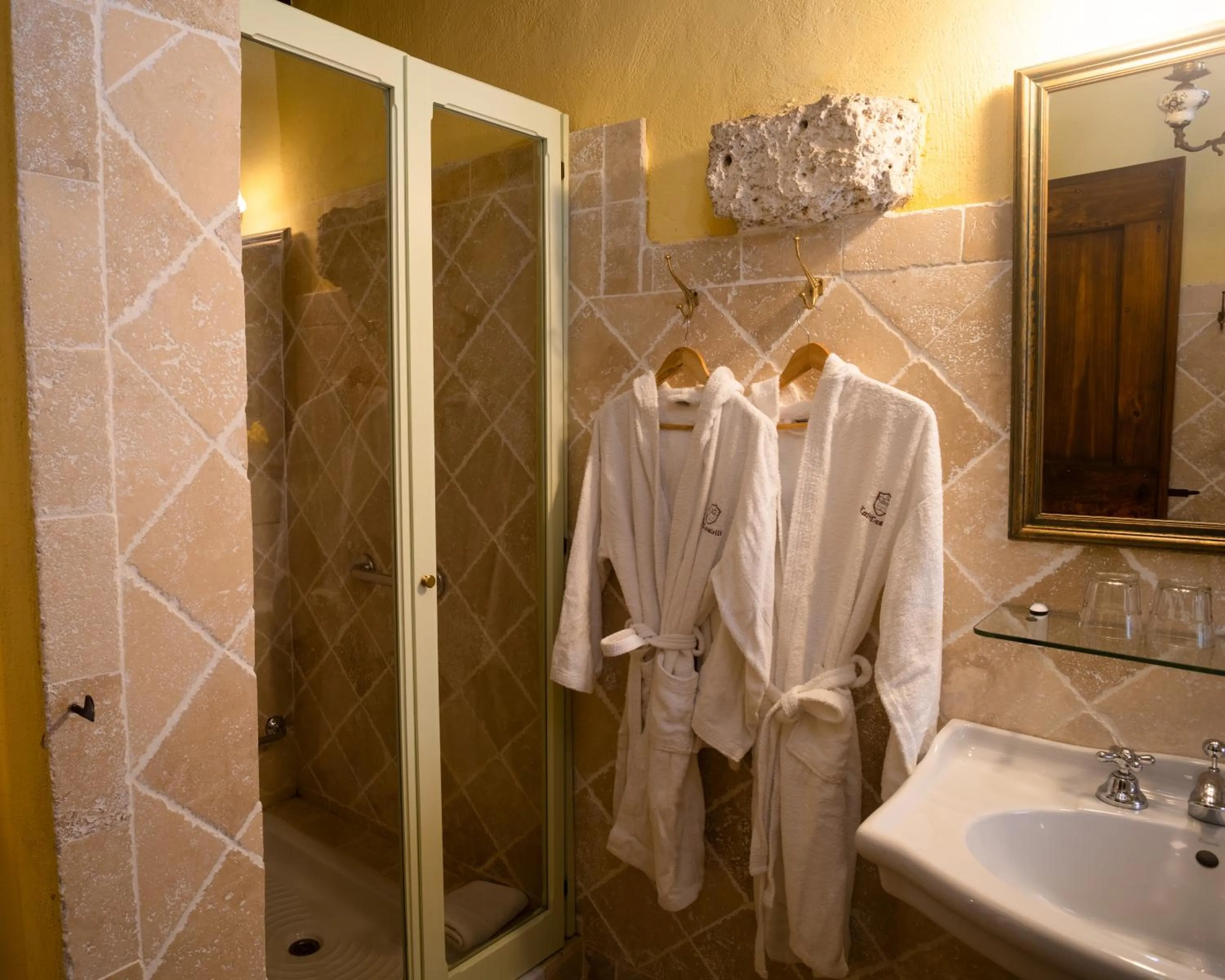 Shower in Borgo Laticastelli