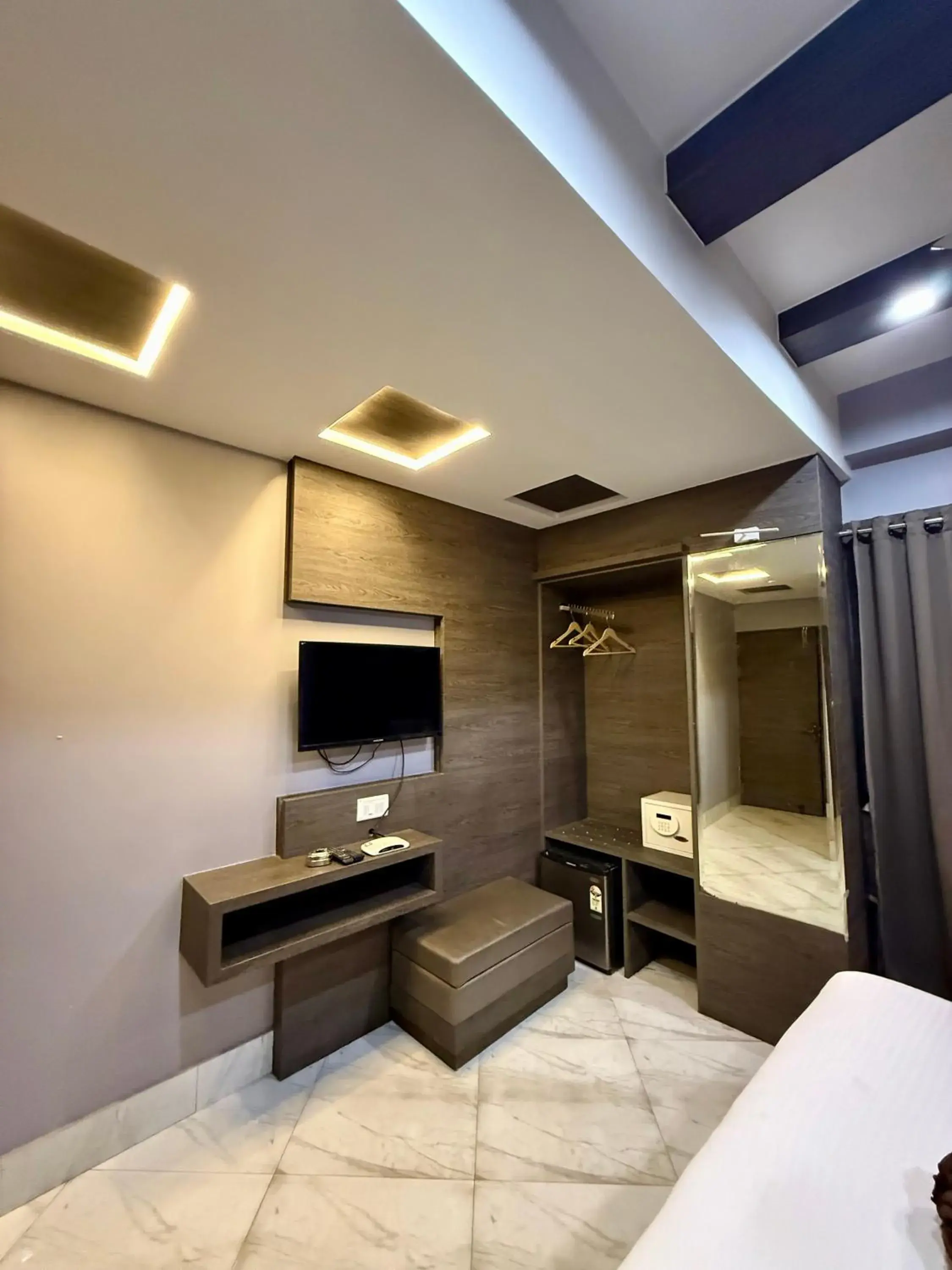 Deluxe Family Room - single occupancy in Hotel Ganpati Deluxe Family Room - single occupancy in Hotel Ganpati