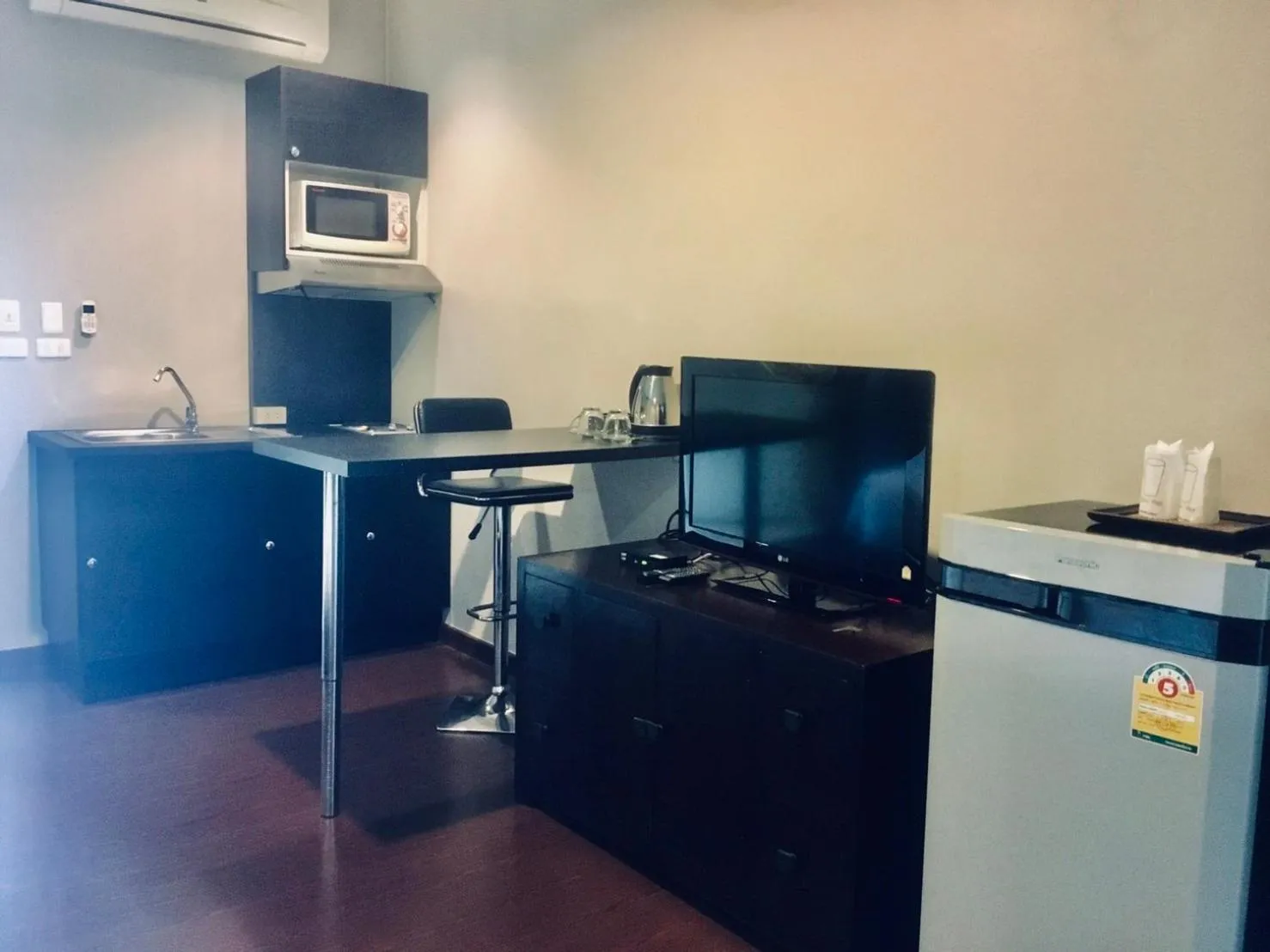 Kitchen or kitchenette in The Desiign Hotel - SHA