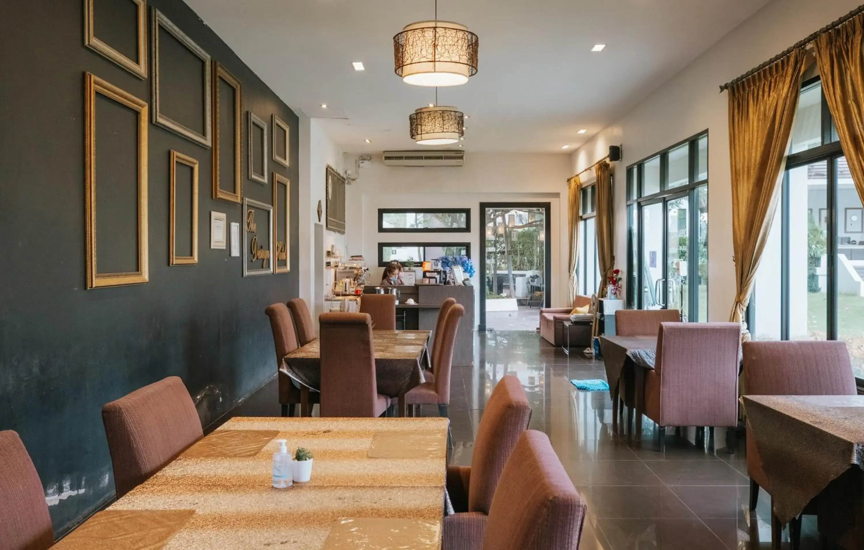 Restaurant/places to eat in The Desiign Hotel - SHA Restaurant/places to eat in The Desiign Hotel - SHA