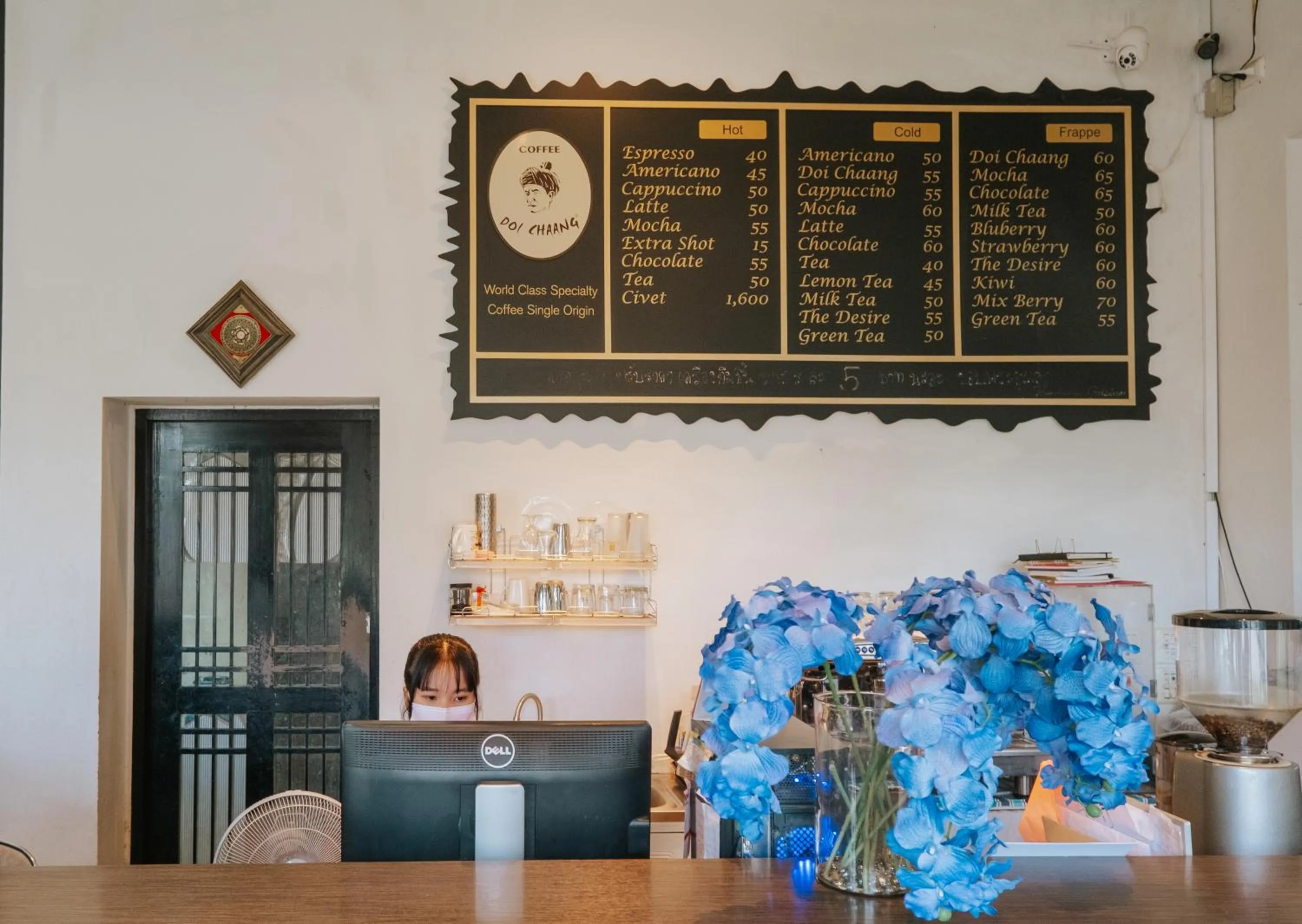 Restaurant/places to eat in The Desiign Hotel - SHA