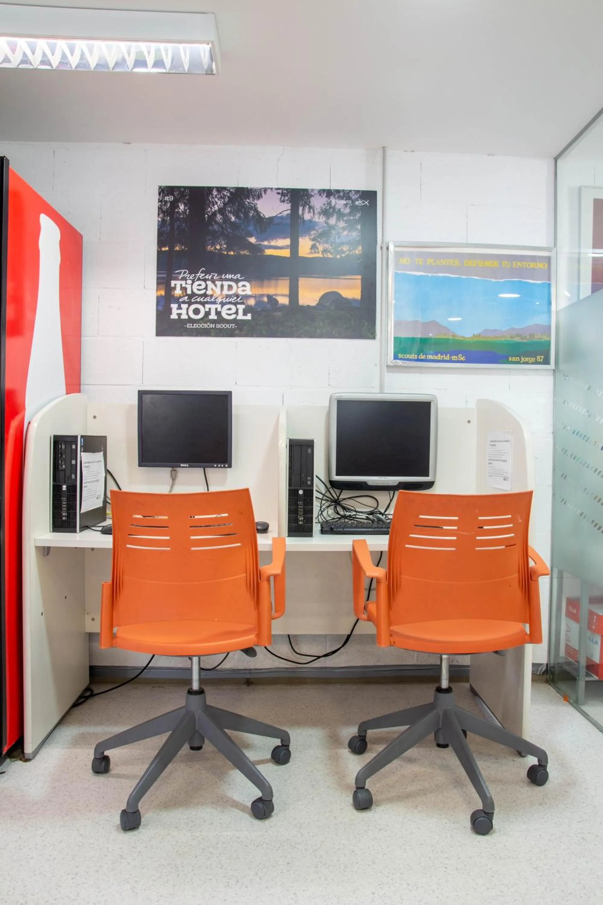 Living room in Scout Madrid Hostel