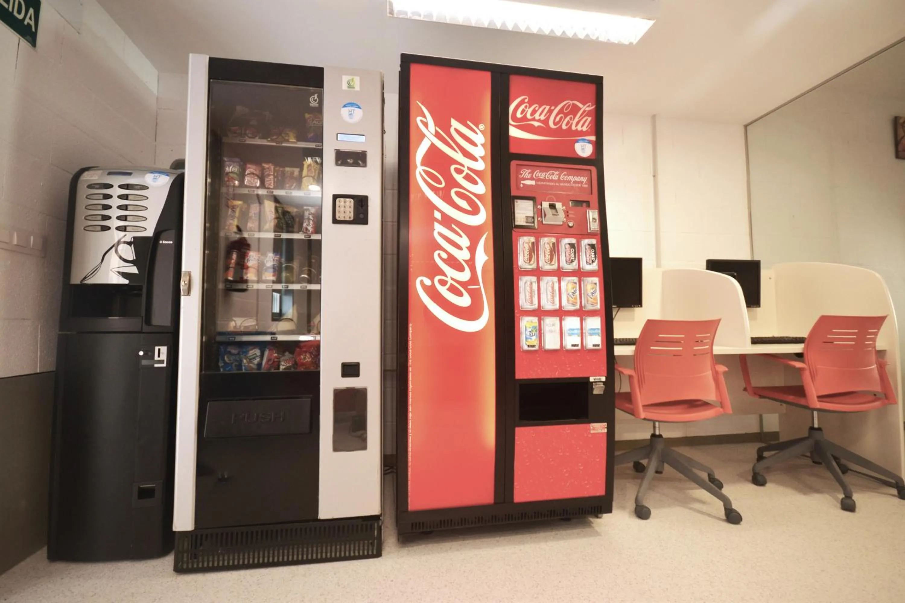 Food and drinks in Scout Madrid Hostel