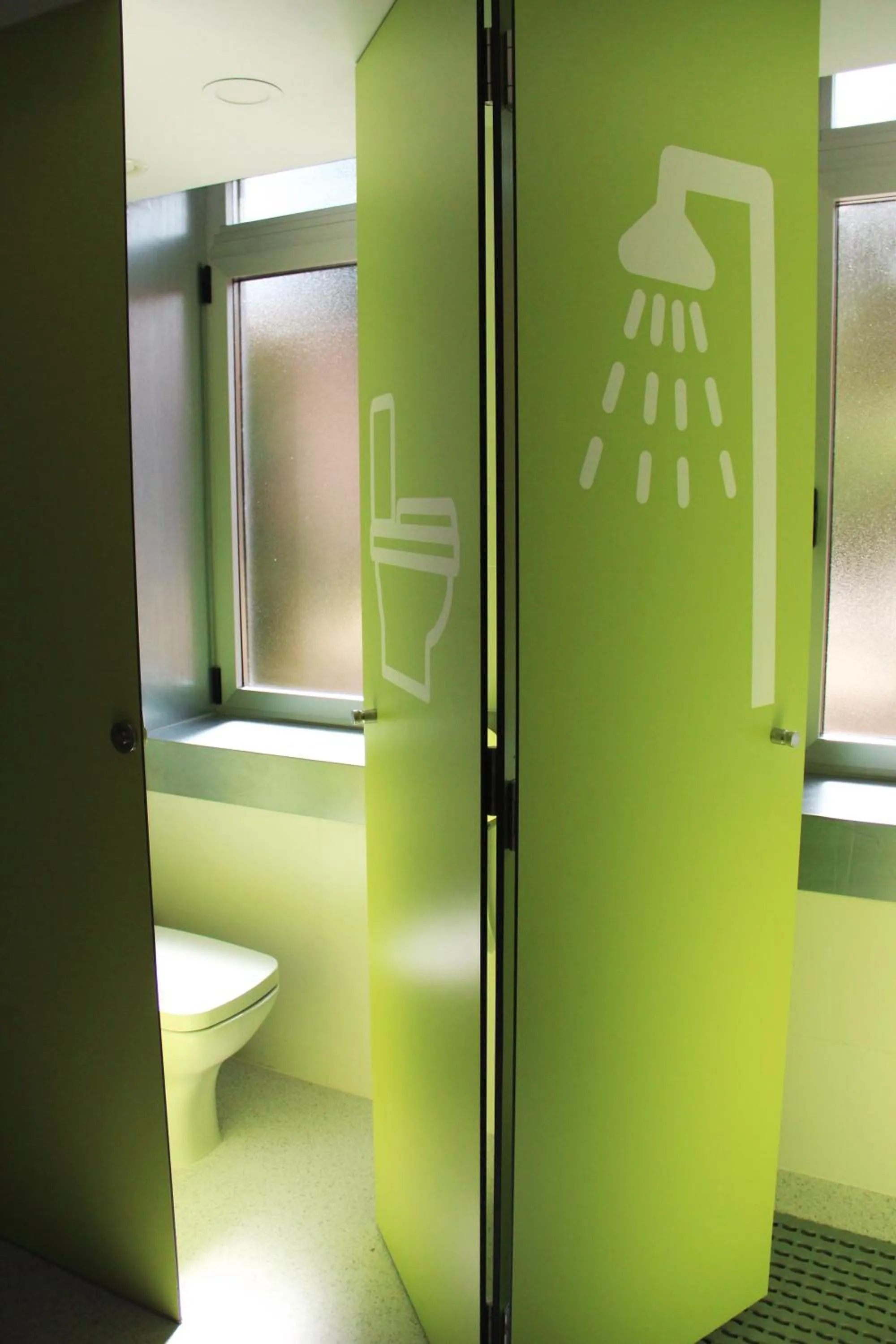 Shower in Scout Madrid Hostel