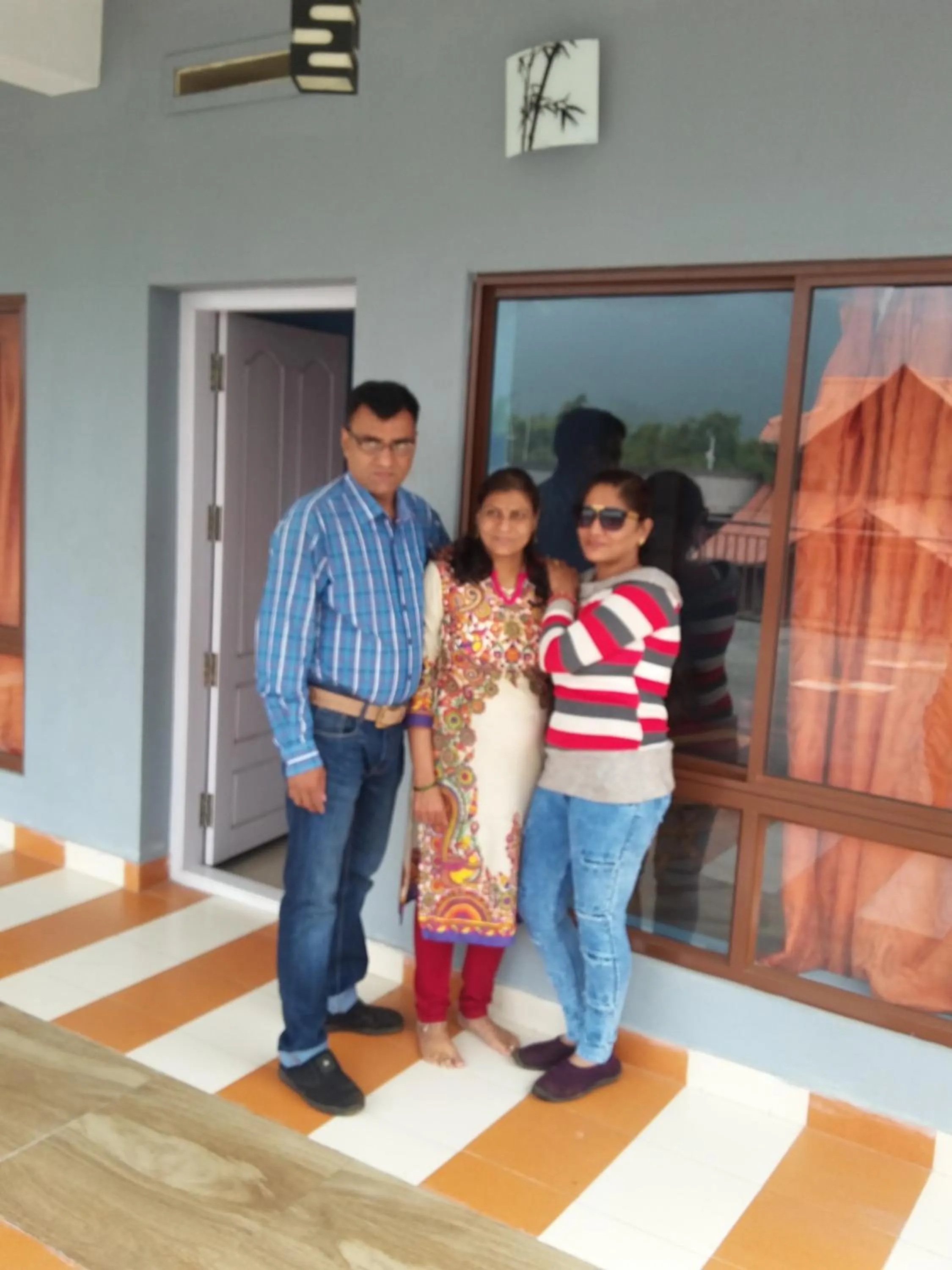 group of guests in Quadriya Palace