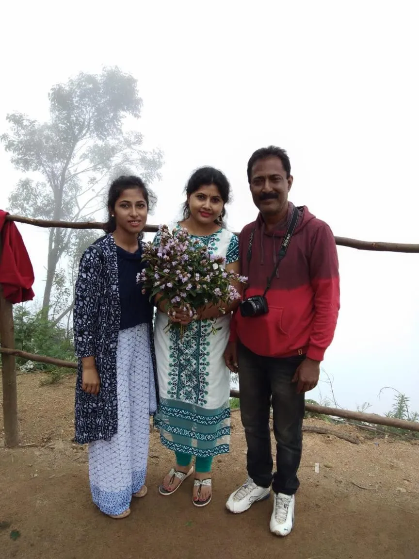 Guests in Quadriya Palace