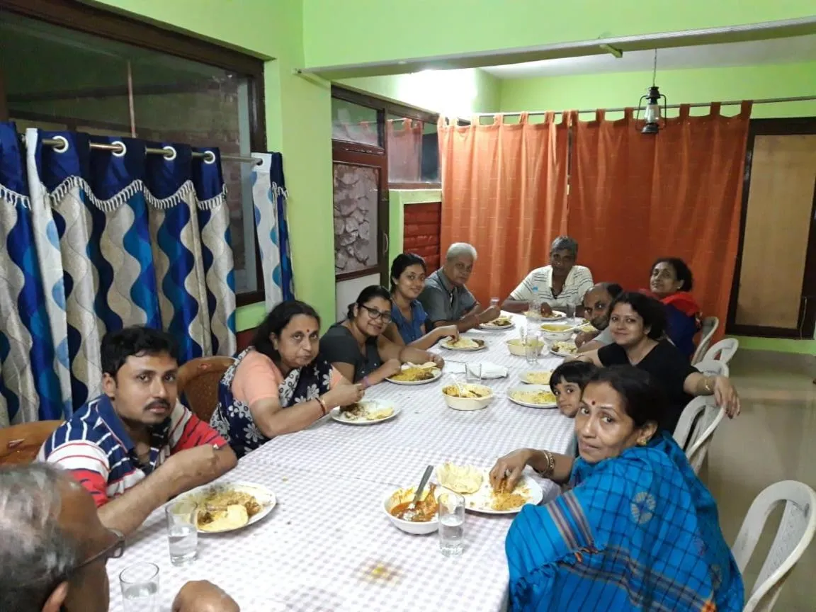 Restaurant/places to eat in Quadriya Palace