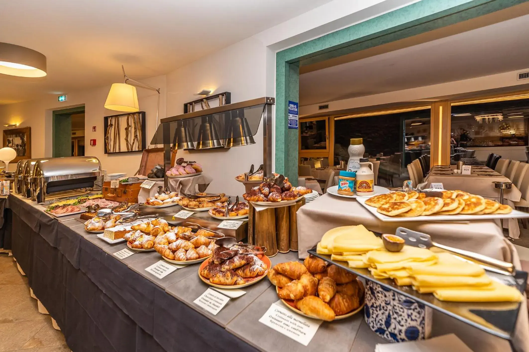 Restaurant/places to eat in White Angel Hotel Restaurant/places to eat in White Angel Hotel