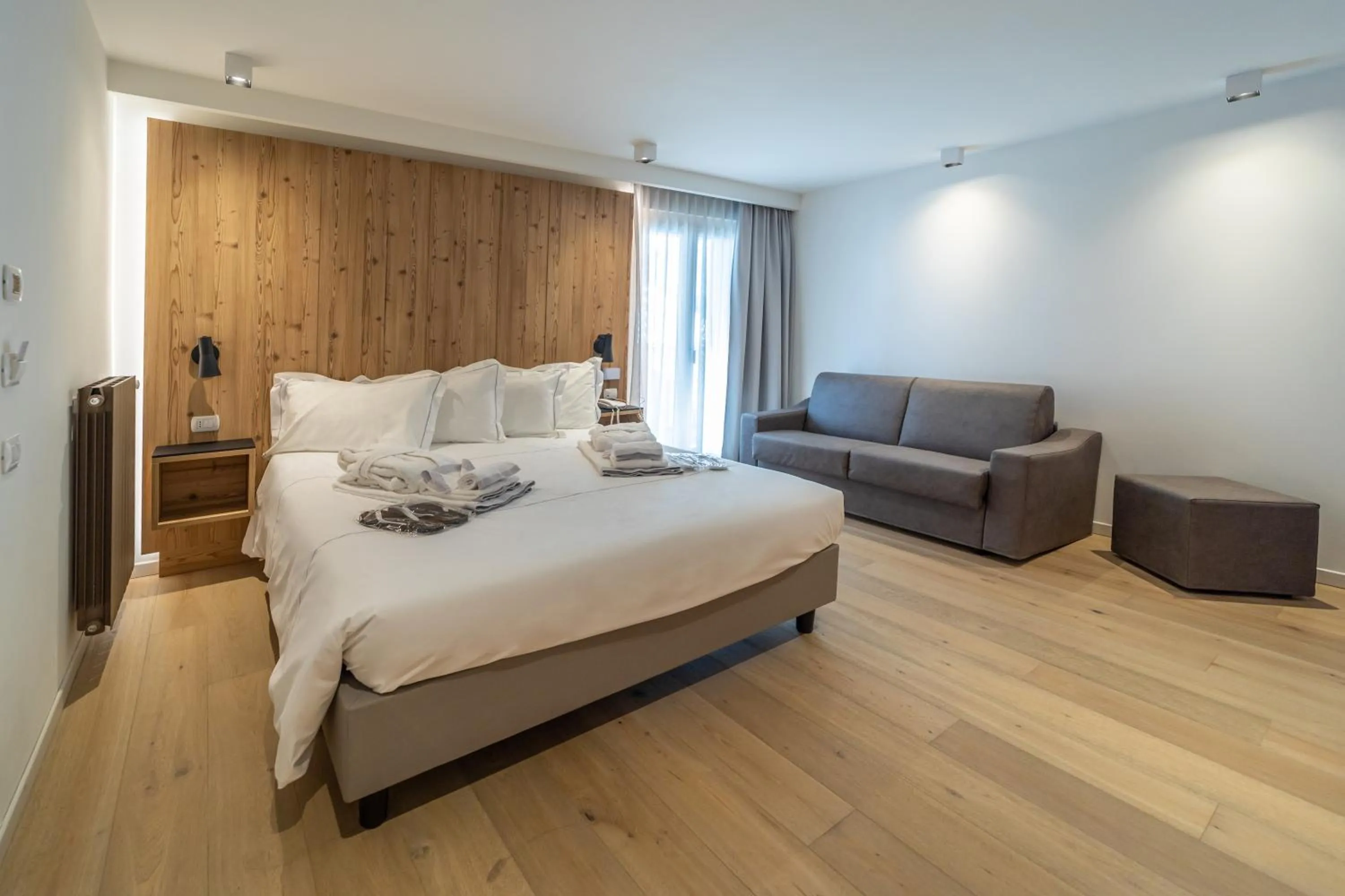 Photo of the whole room, Bed in White Angel Hotel