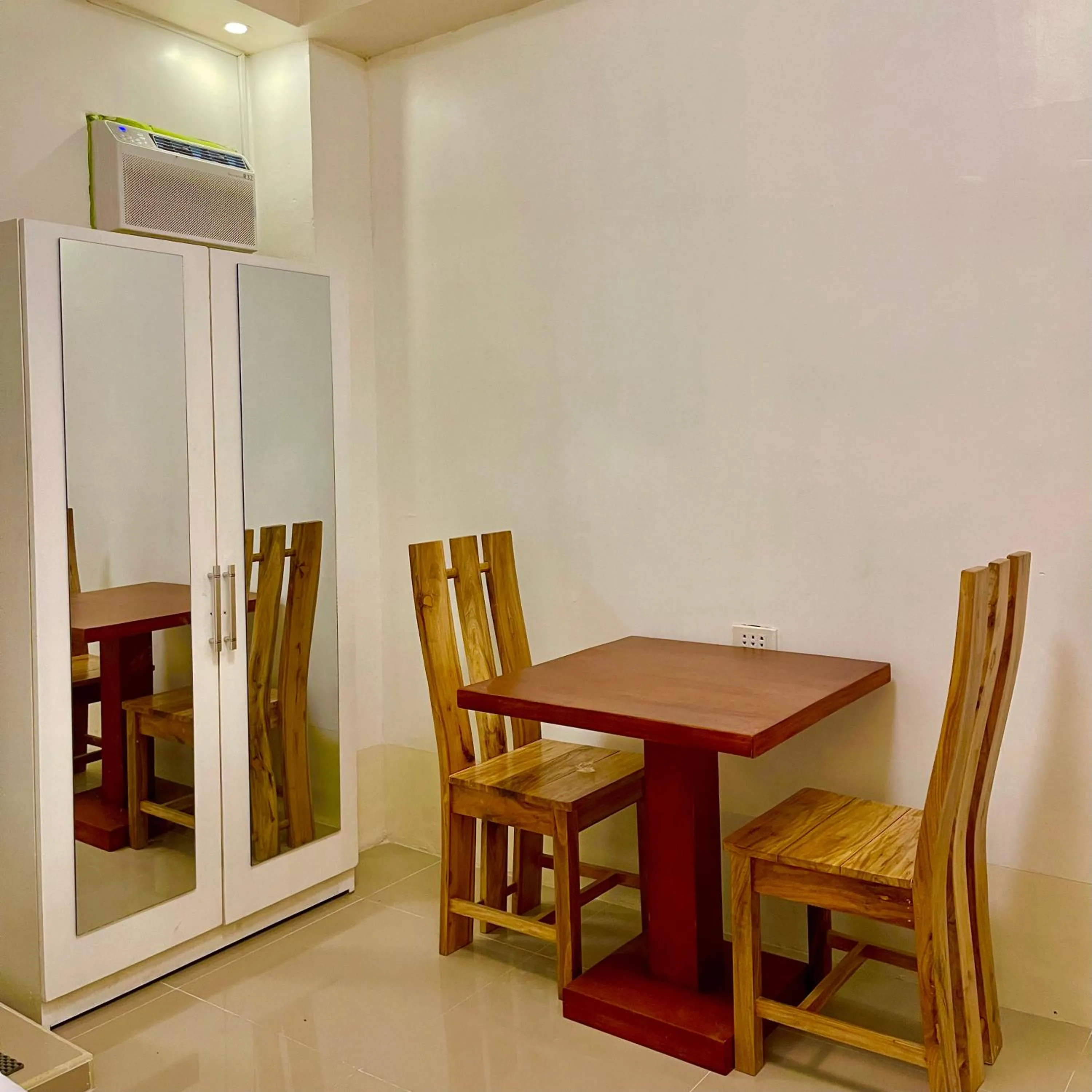 Iwa Hotel