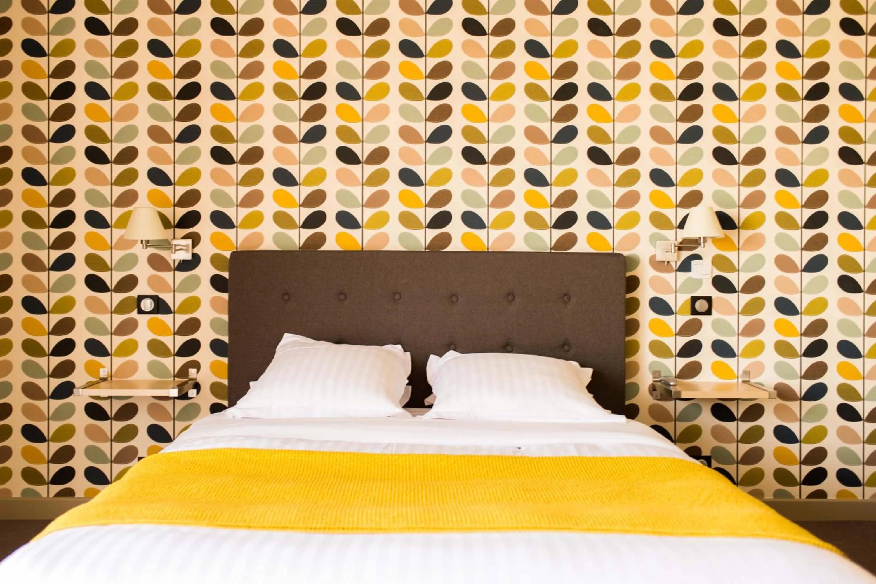 Decorative detail in Dans les Vignes