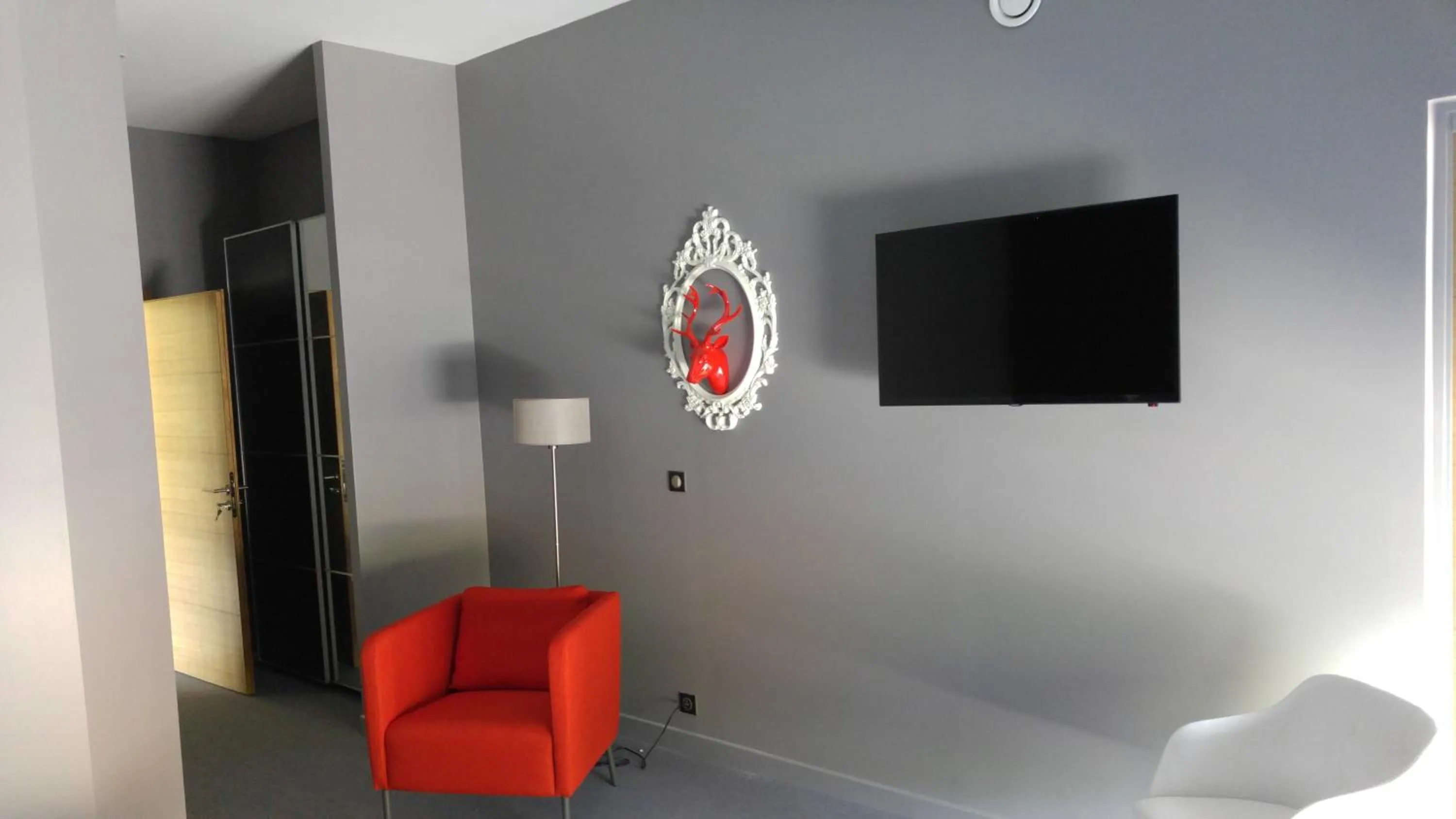 Decorative detail in Dans les Vignes