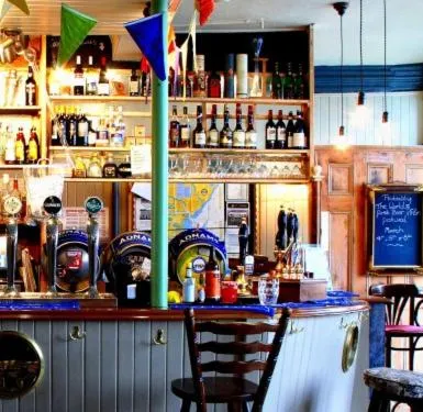 Lounge or bar in Alma Inn & Dining Rooms