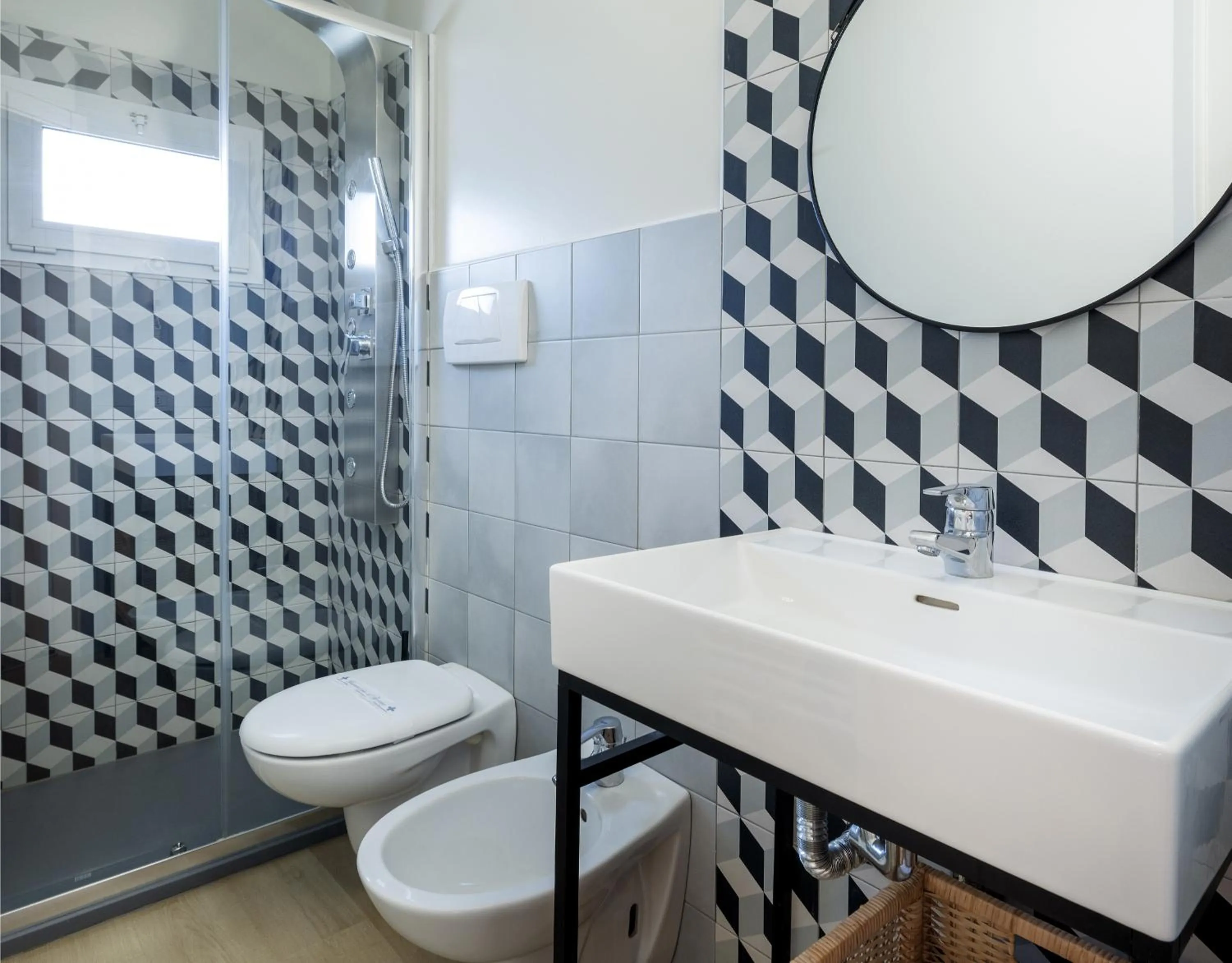 Shower in Hotel Buona fortuna