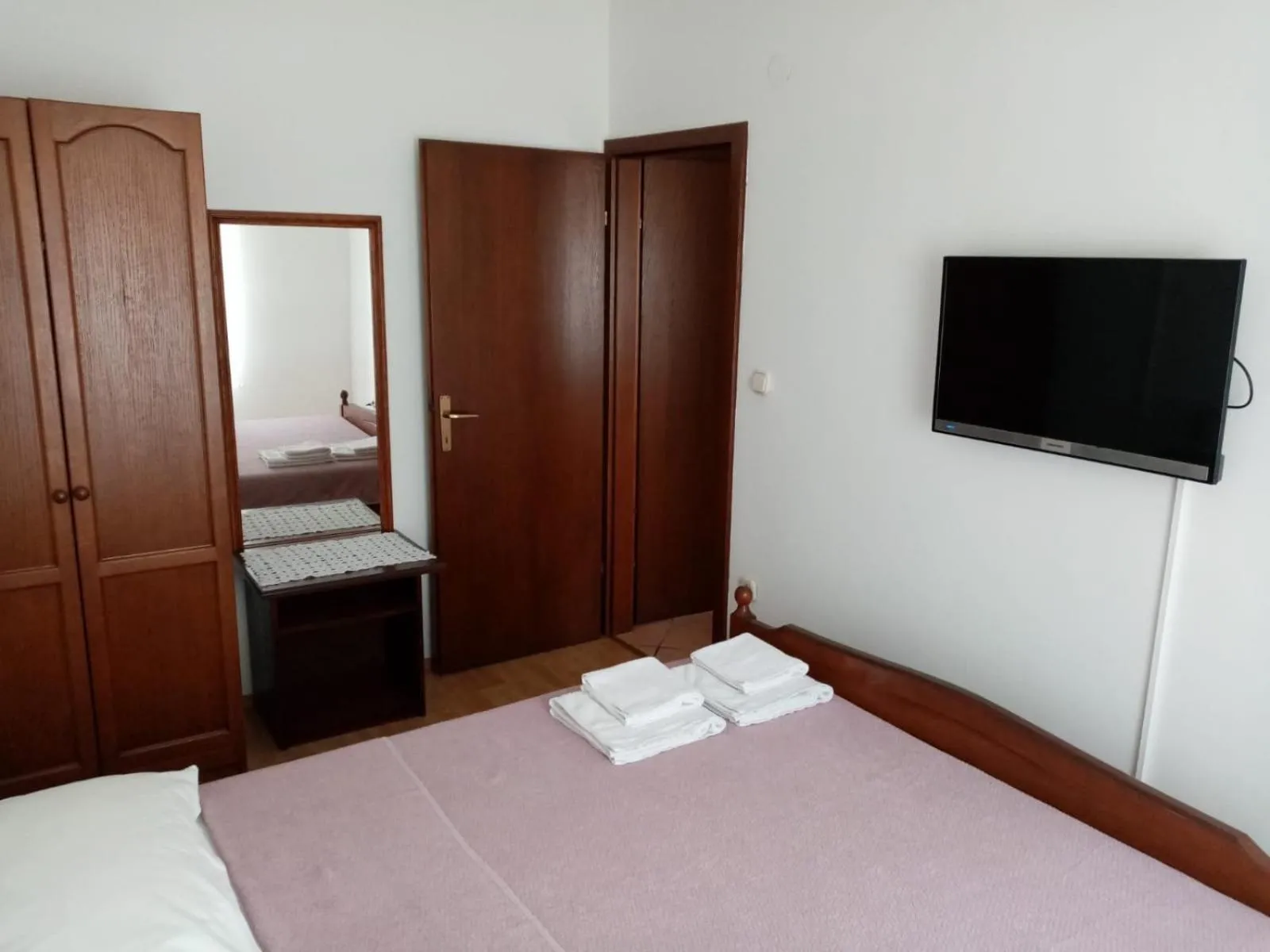 Bed in Apartments Ivanis