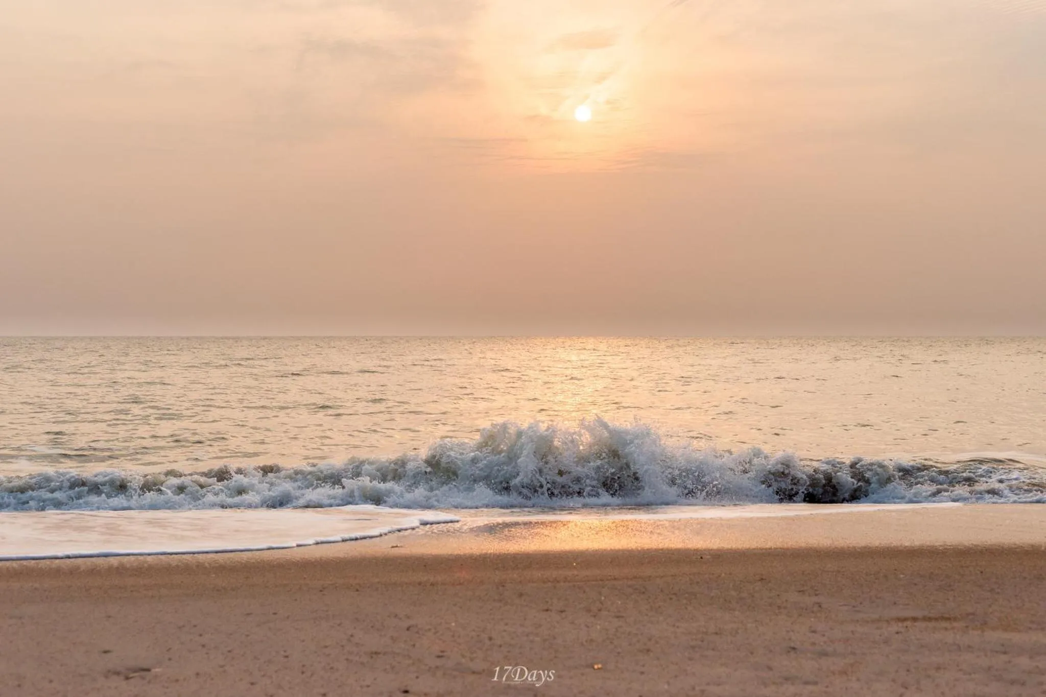 Beach in Sandy Beach Condo 17D