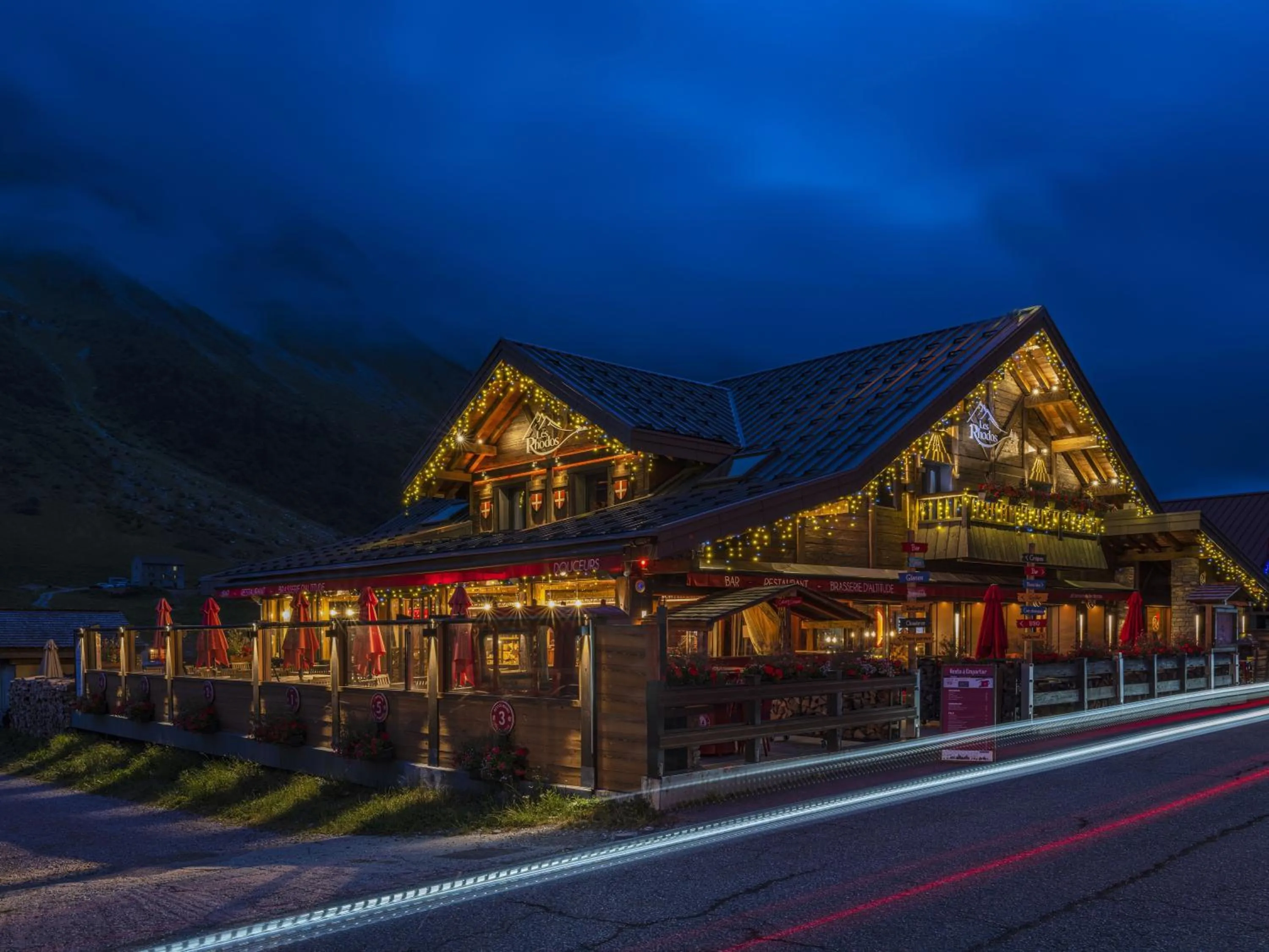 Property building in Les Rhodos