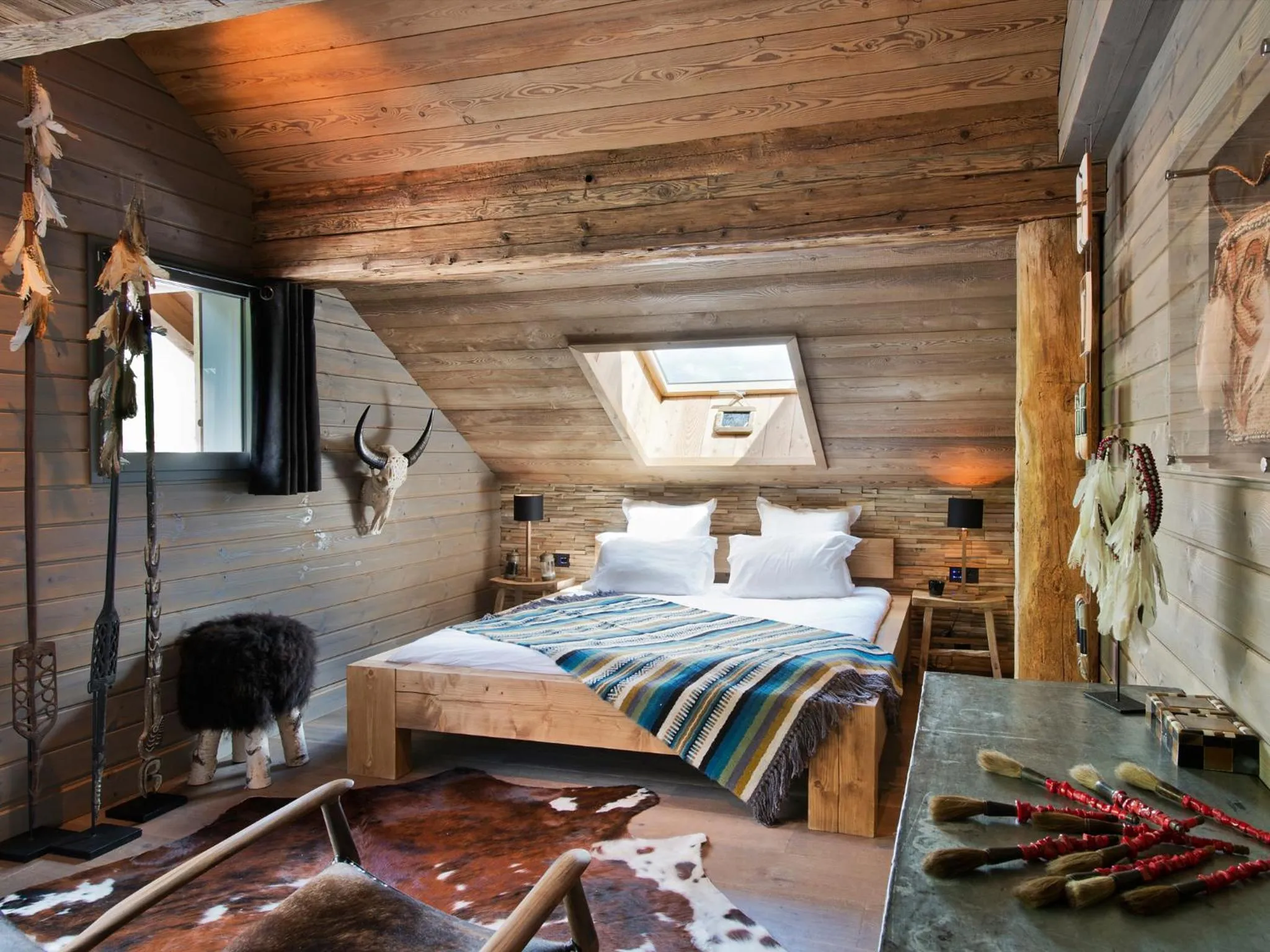 Shower, Bed in Les Rhodos