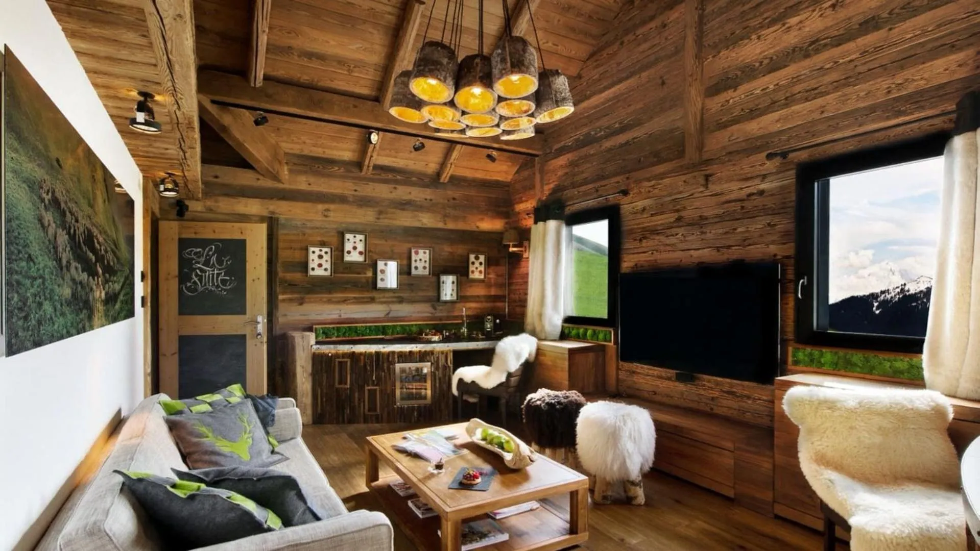 TV and multimedia in Les Rhodos