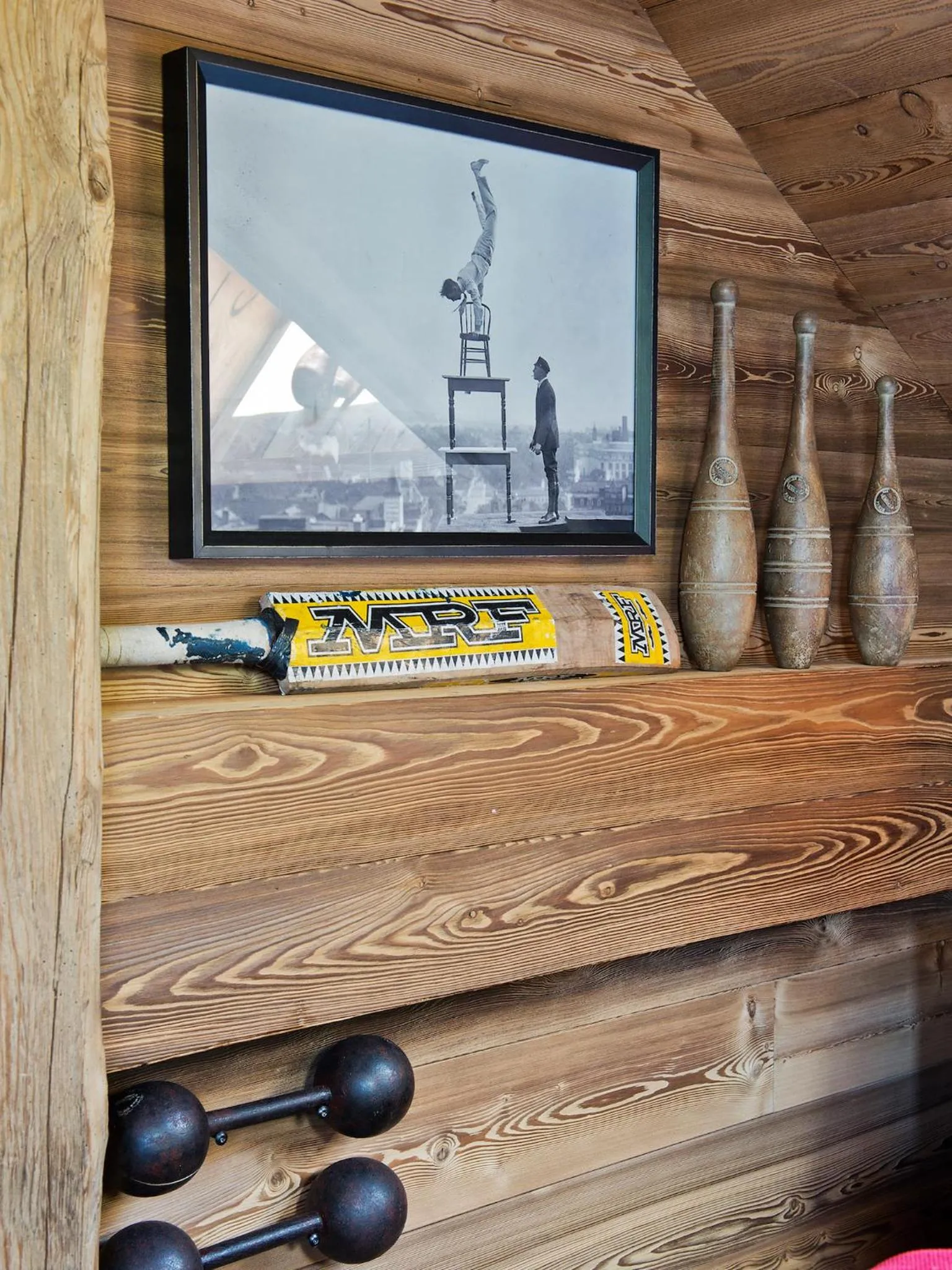 Decorative detail in Les Rhodos