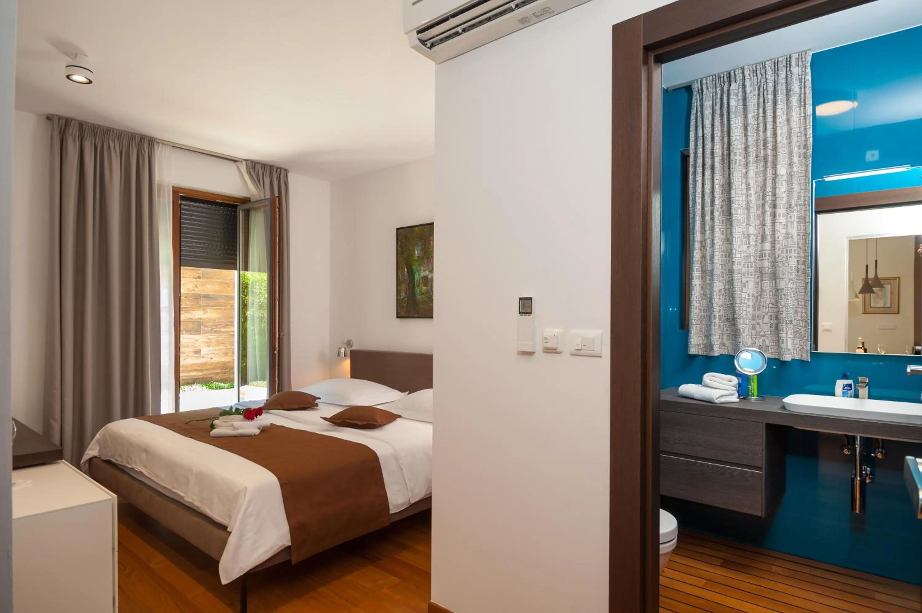 VIP, Bed in Alba Residence