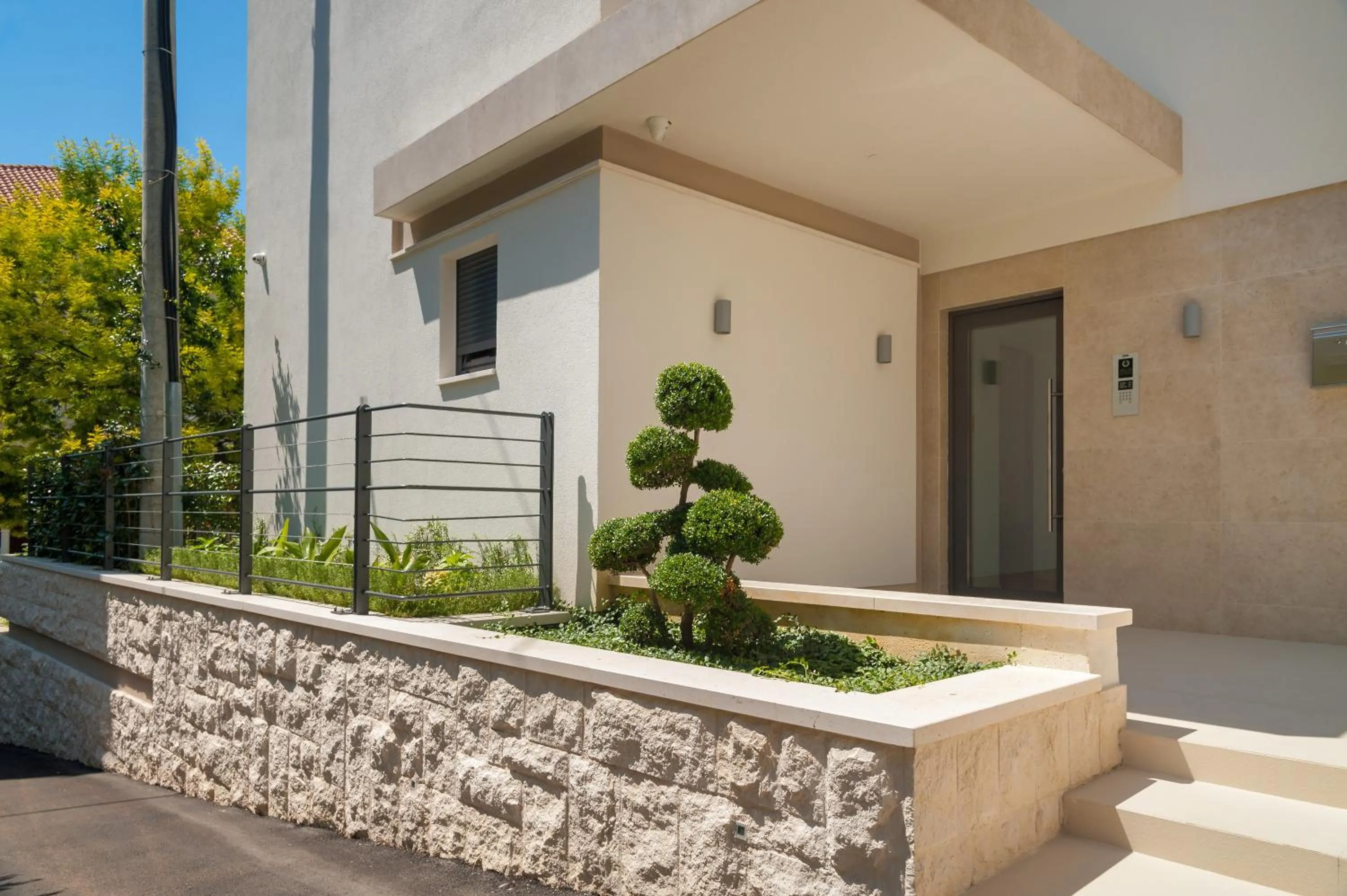 Facade/entrance in Alba Residence