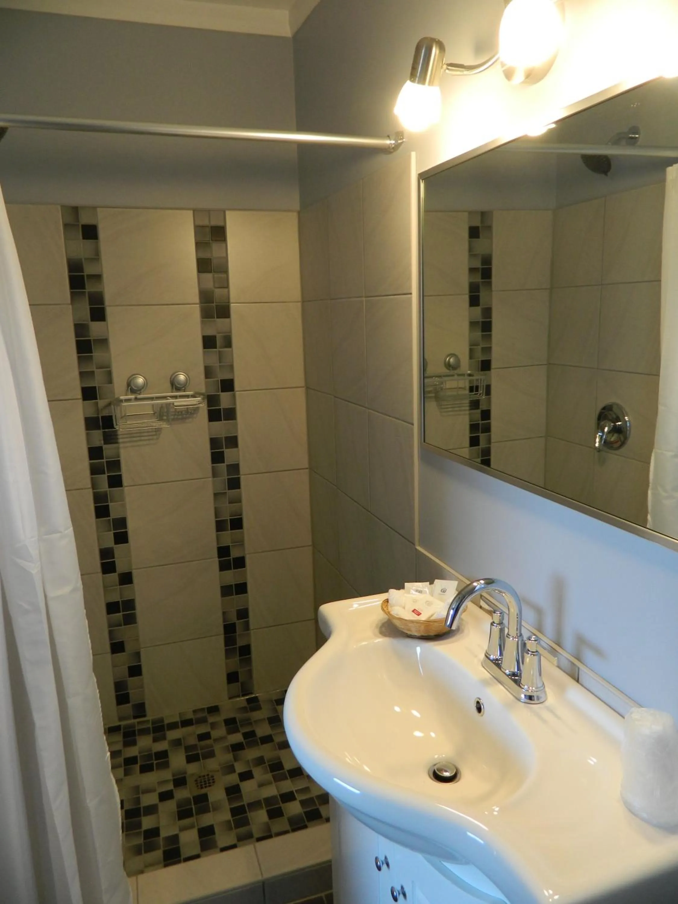 Le Pirate Motel et Camping