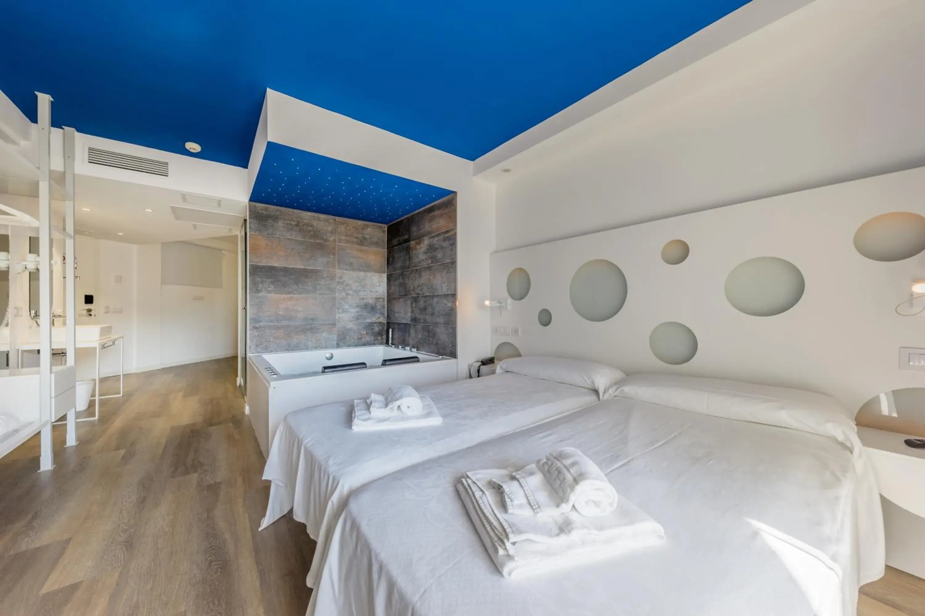 Photo of the whole room, Bed in Welikehotel Triton Beach Photo of the whole room, Bed in Welikehotel Triton Beach