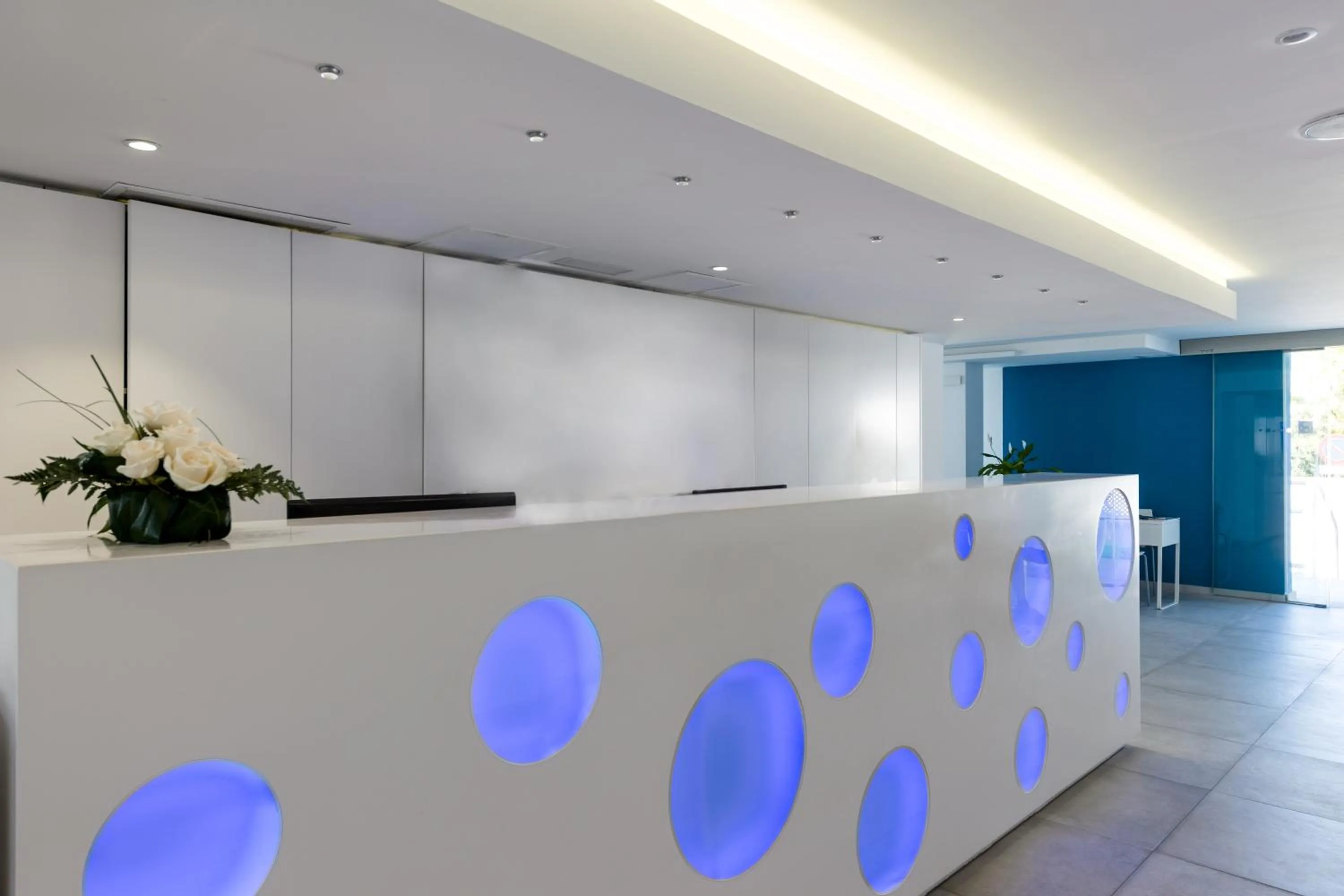 Lobby or reception in Welikehotel Triton Beach