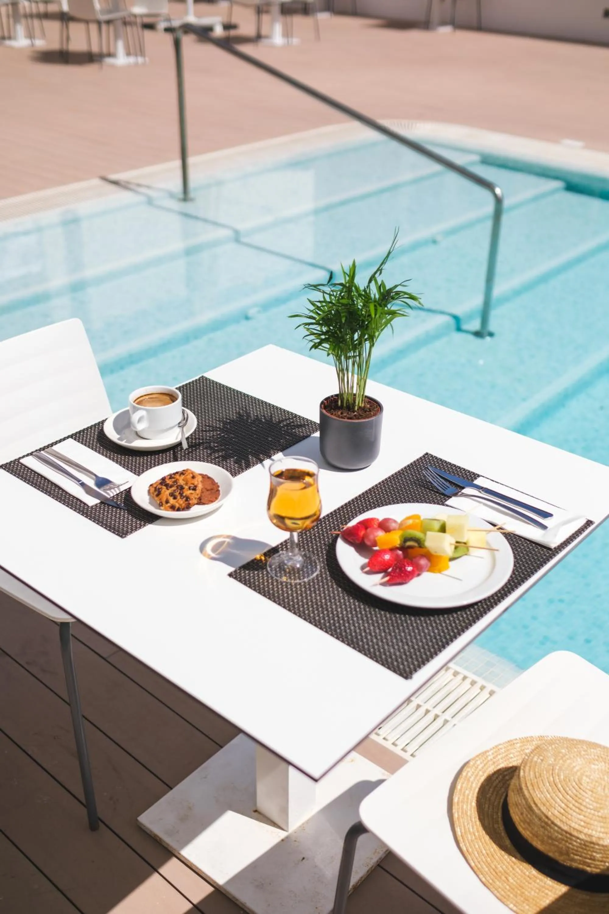 Swimming pool in Welikehotel Triton Beach