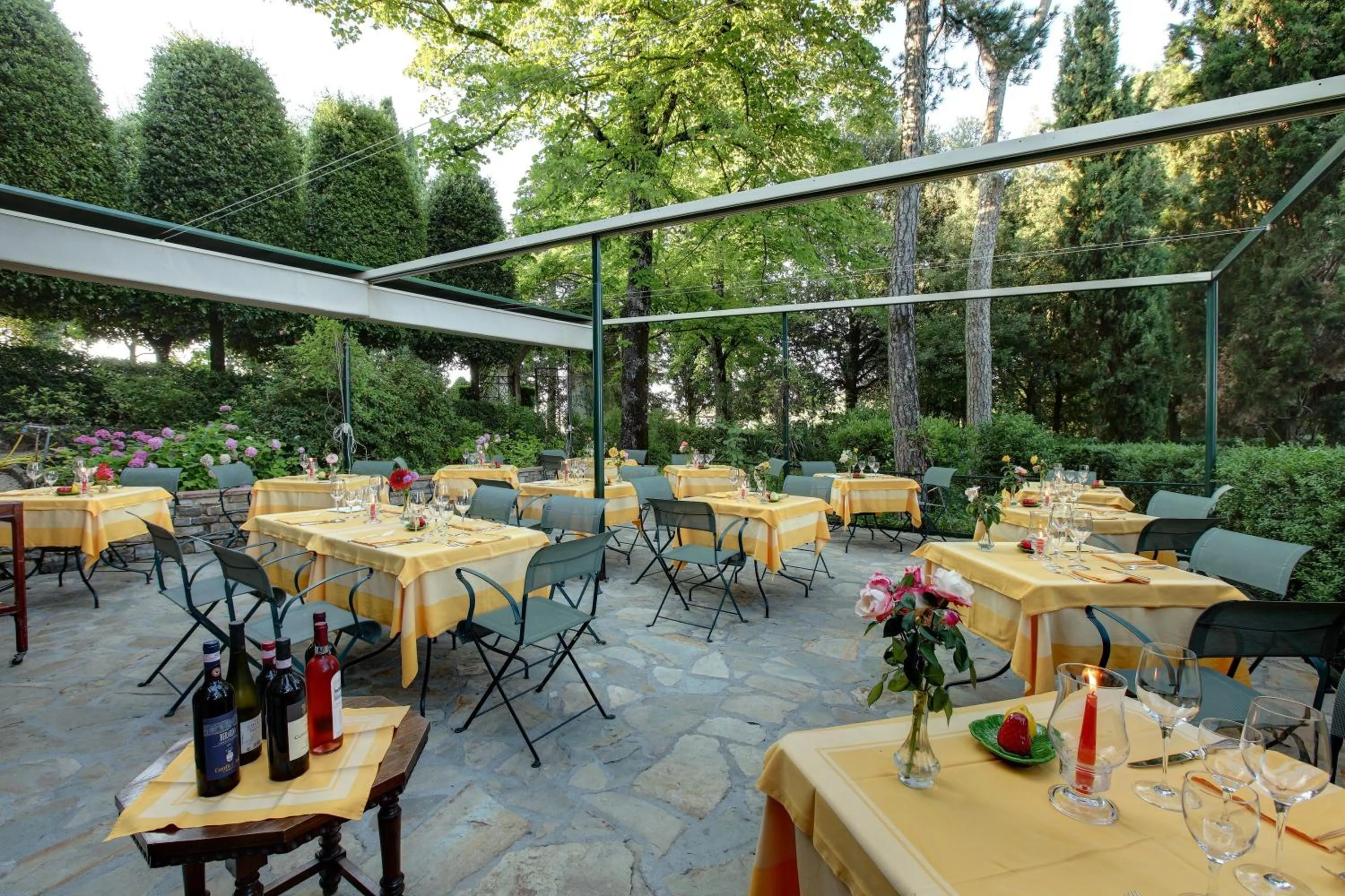 Restaurant/places to eat in Villa Le Barone